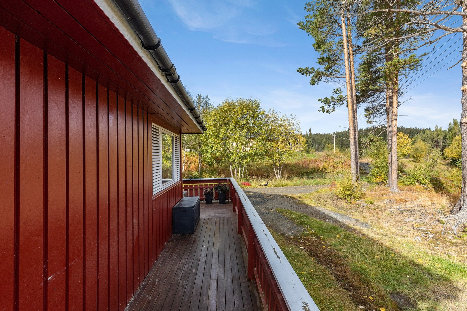 Boligen ligger i landlig og fredelige omgivelser Galleribilde