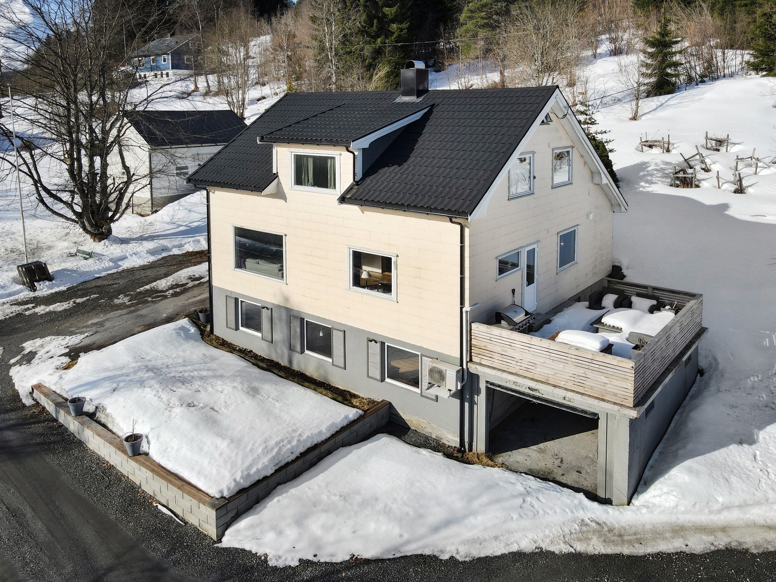 Velkommen til Fursetvegen 7 - En innholdsrik eiendom med romslig tomt, enebolig, garasje og uthus Galleribilde