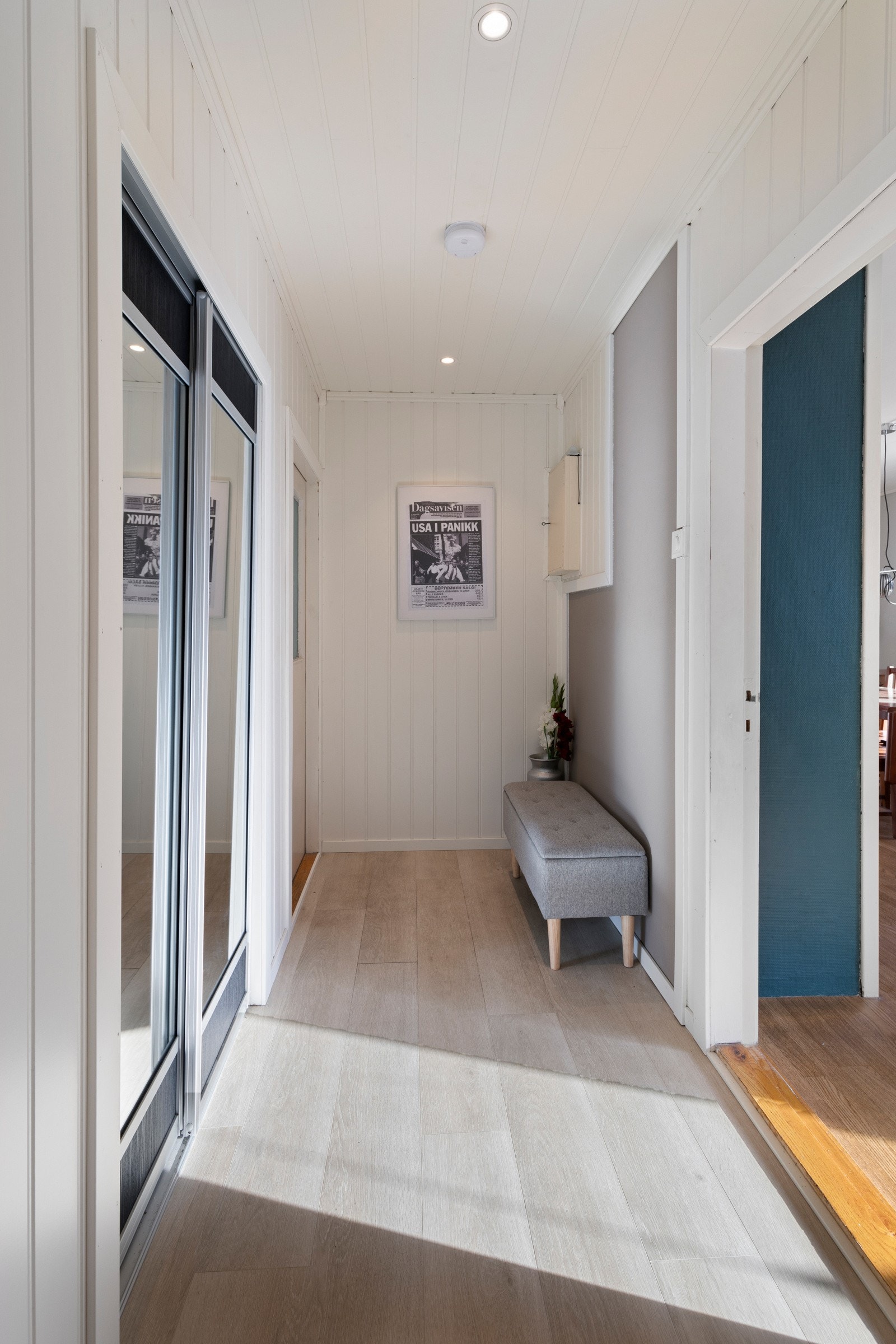 Innergangen er ble renovert i 2018, og er utstyrt med nyere sikringsskap, downlights og skyvedørsgarderobe Galleribilde