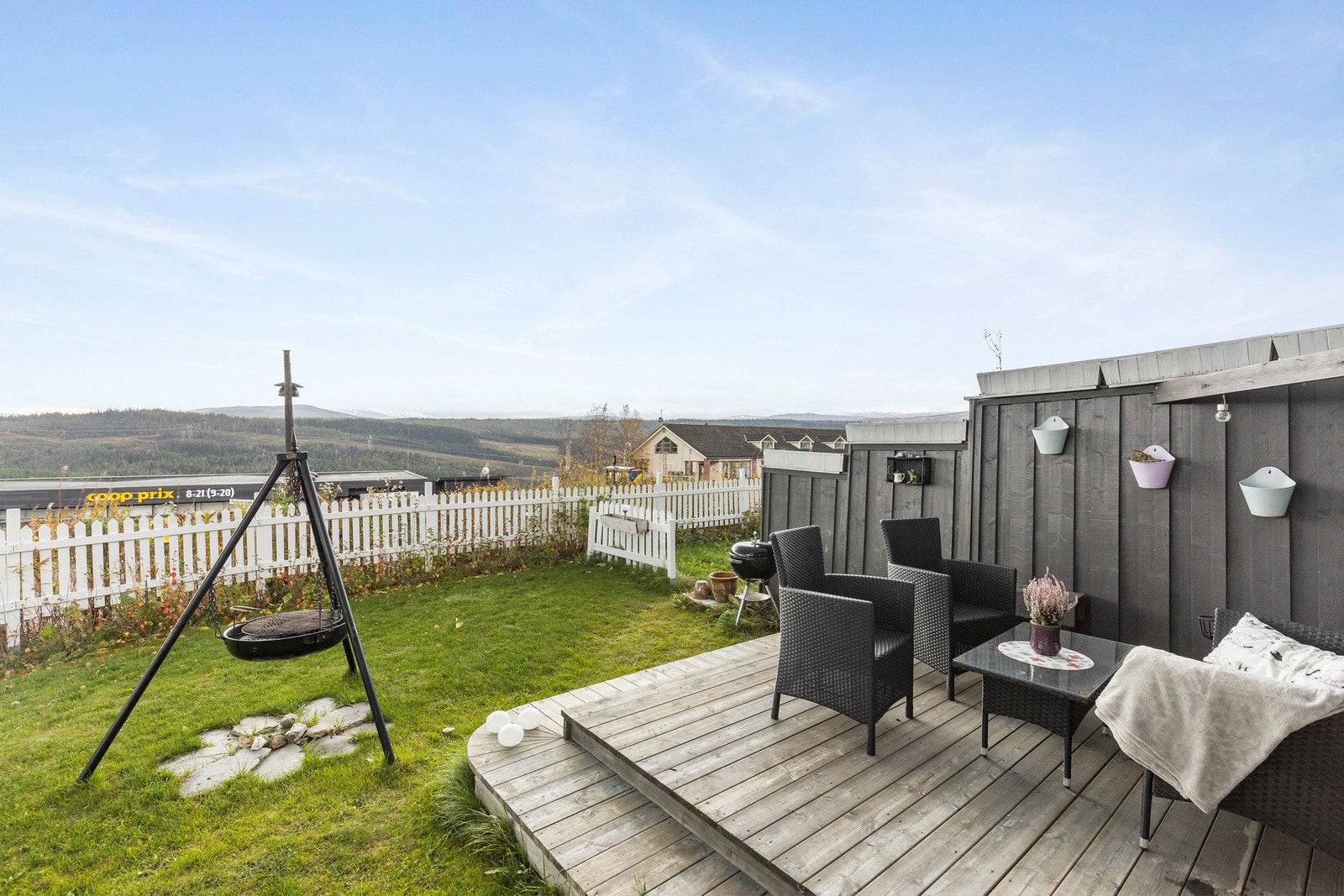Eiendommen er et flott utgangspunkt for flere fantastiske turdestinasjoner med bla. Skarvan og Roltdalen nasjonalpark og Sylan Galleribilde