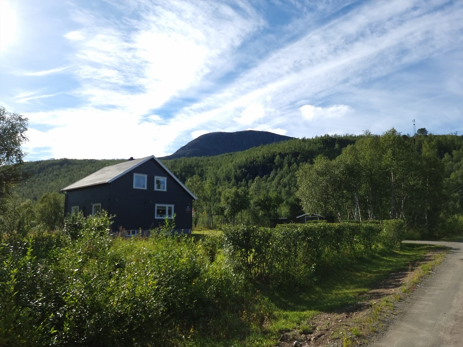 Skjermet beliggenhet med naturen som nærmeste nabo. Galleribilde