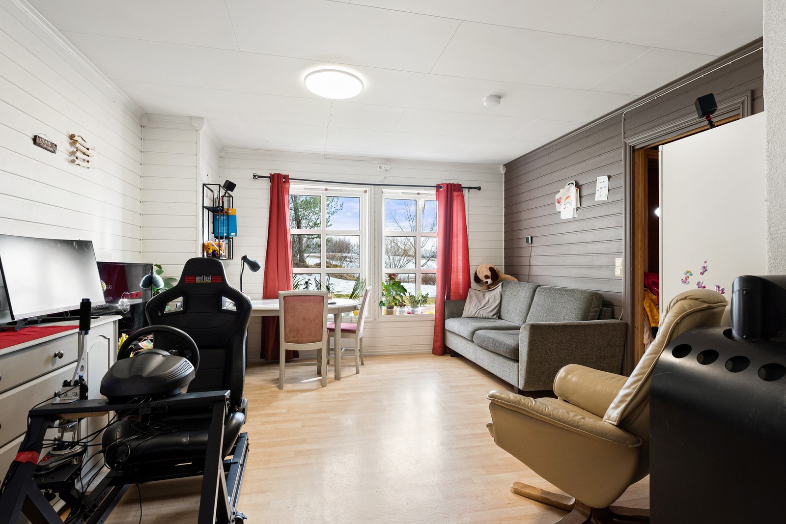 I sokkeletasjen er det en utleiedel på ca. 63 kvm med 2 soverom. Galleribilde