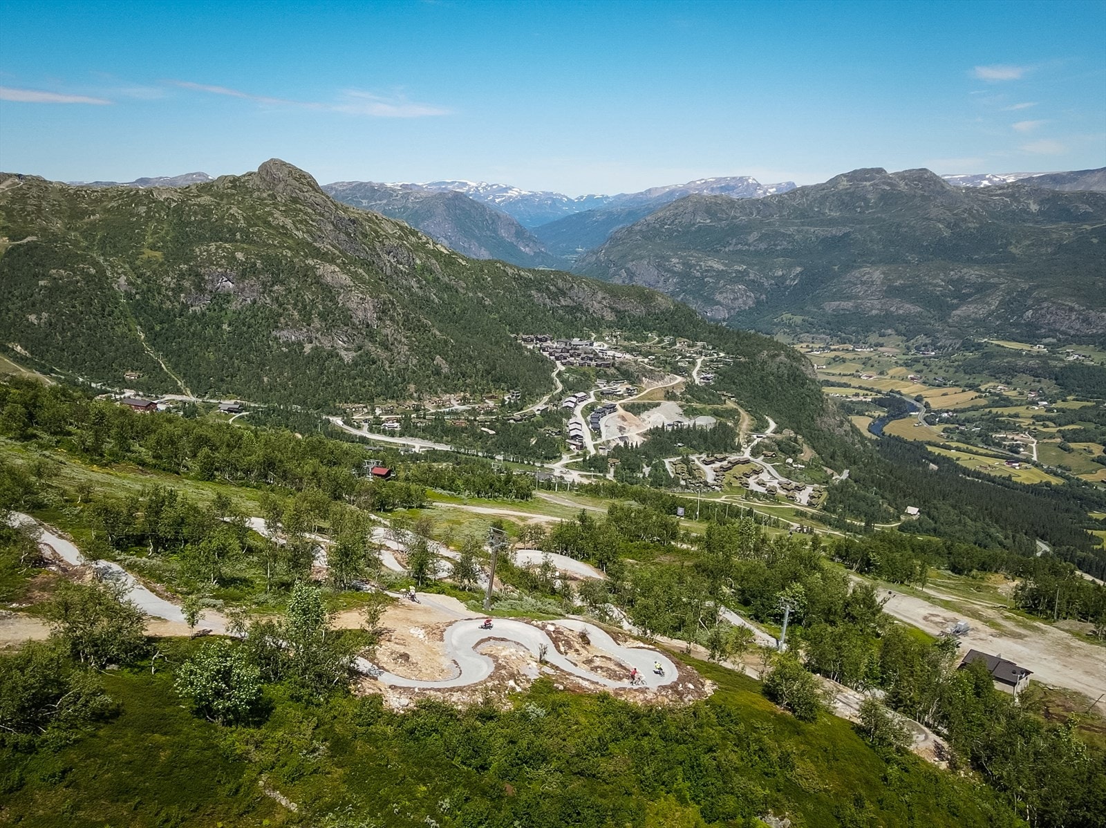 Bike-in/bike out til flytstiene i Hemsedal Skisenter. Foto Lars Storheim, Hallingdal Rides. Galleribilde