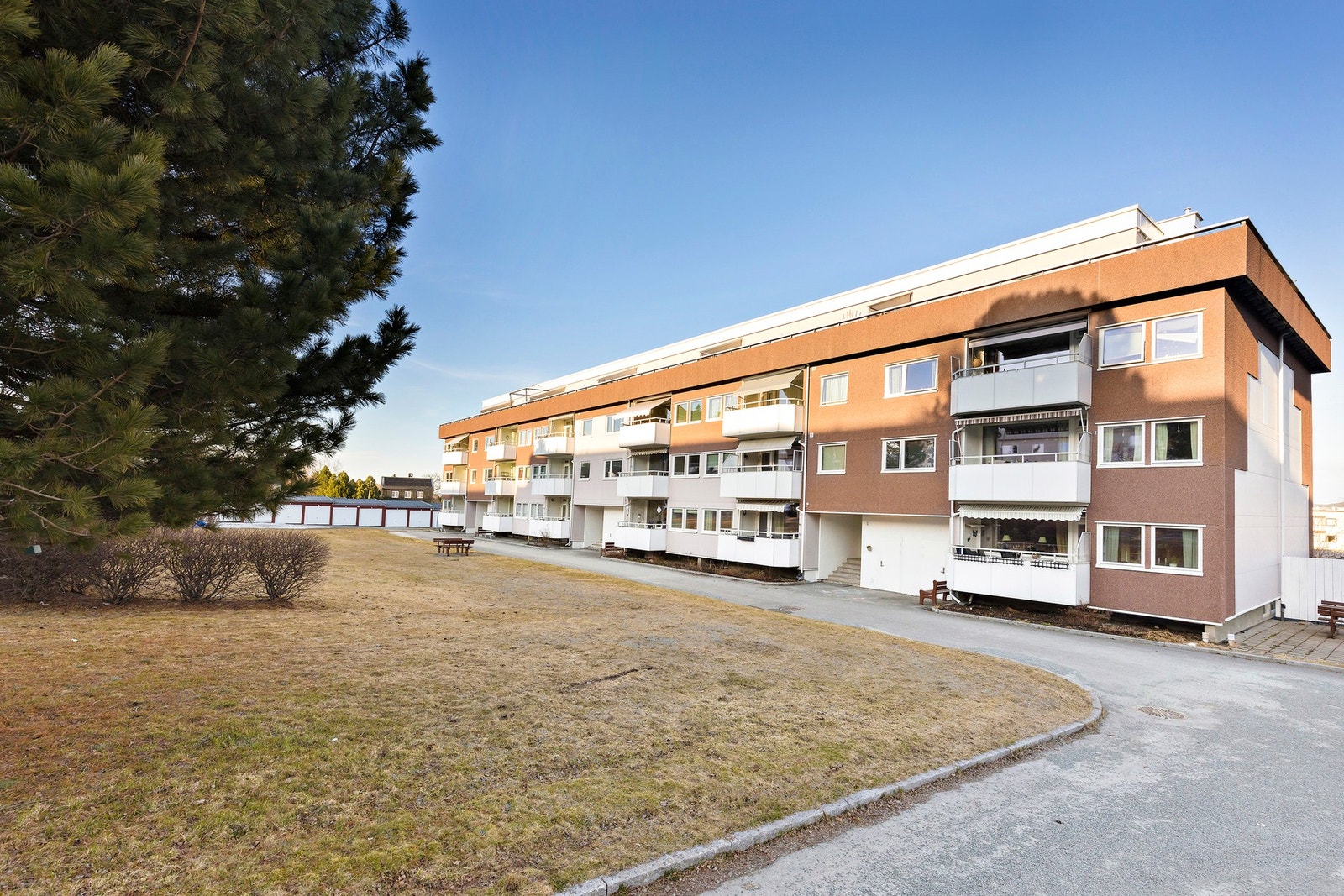 Leiligheten ligger i høy førsteetasje. Galleribilde