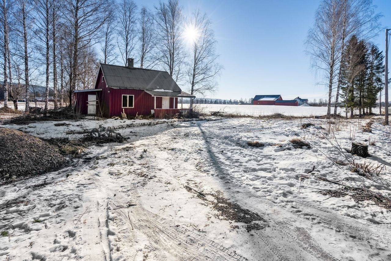 Vestre Solørveg 1604 - restaurering/rivingsobjekt på romslig, solrik tomt Galleribilde