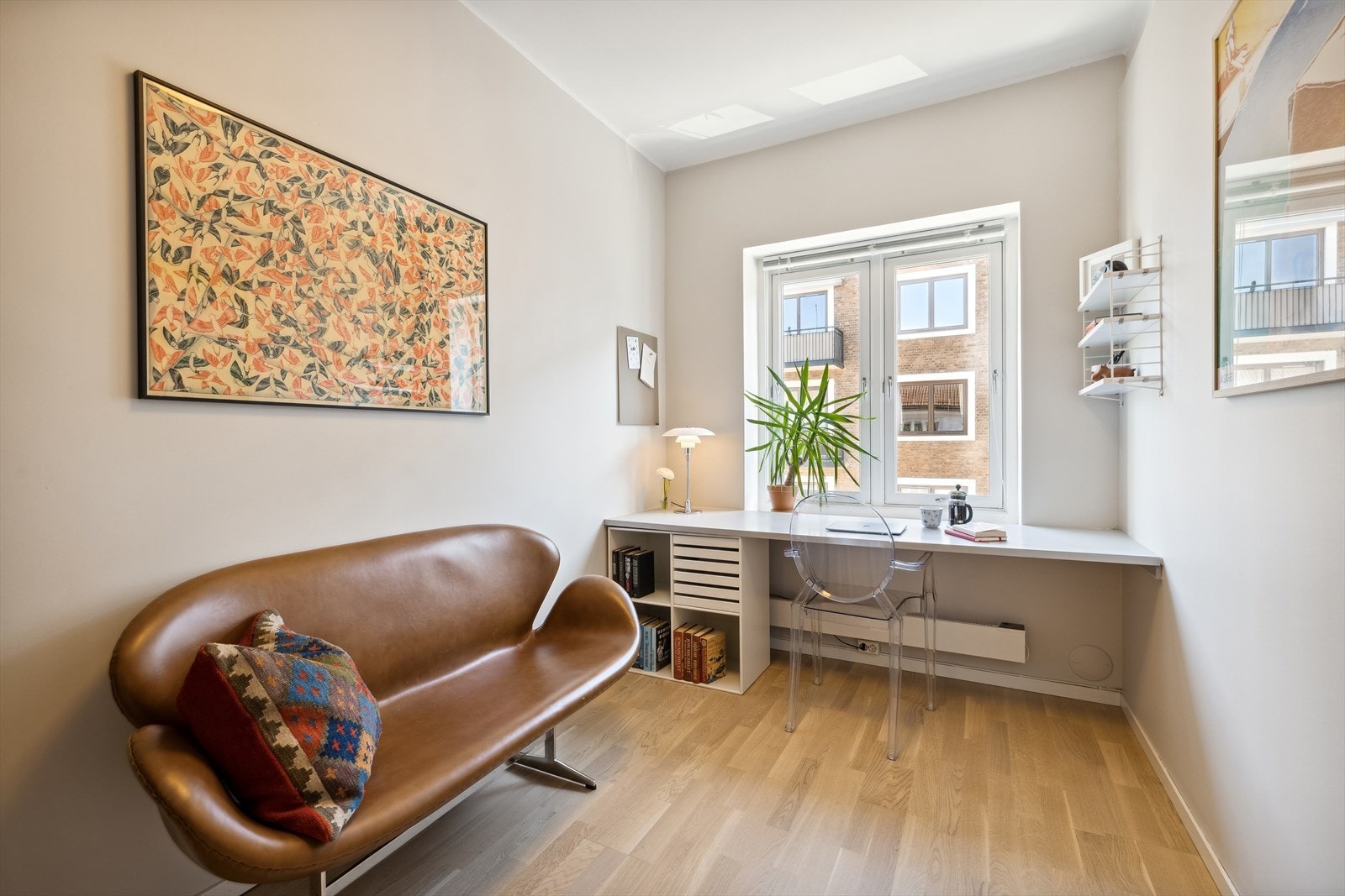 Soverom 2 har flere bruksmuligheter etter behov, i dag innredet som kontor. Galleribilde