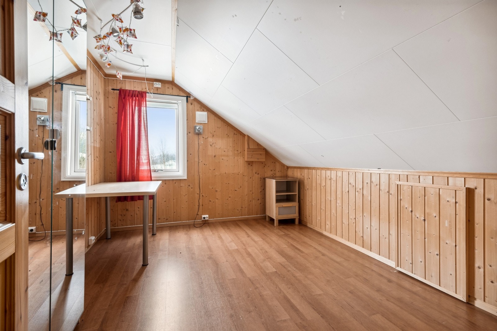 Boligen har 4 gode soverom på hhv. 9-, 10-, 10-, og 11,5 kvm. Galleribilde