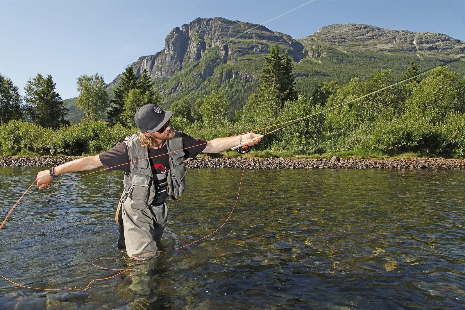 Prøv fluefiske i Heimsila, eller i et av de mange gode fiskevannene. Foto hemsedal.com. Galleribilde