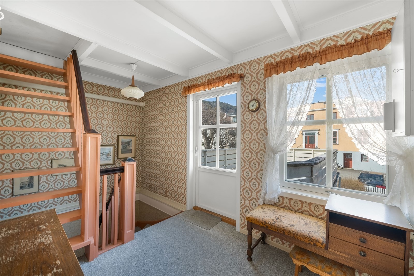 Gang 2. etg. m/utgang til veranda. Galleribilde