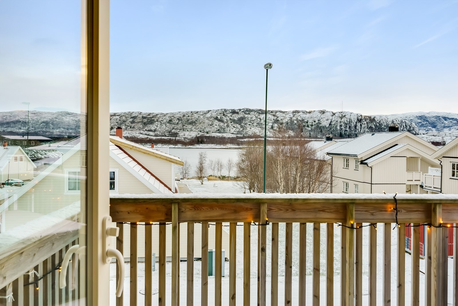 Solrik og fin utsikt mot sørøst. Galleribilde