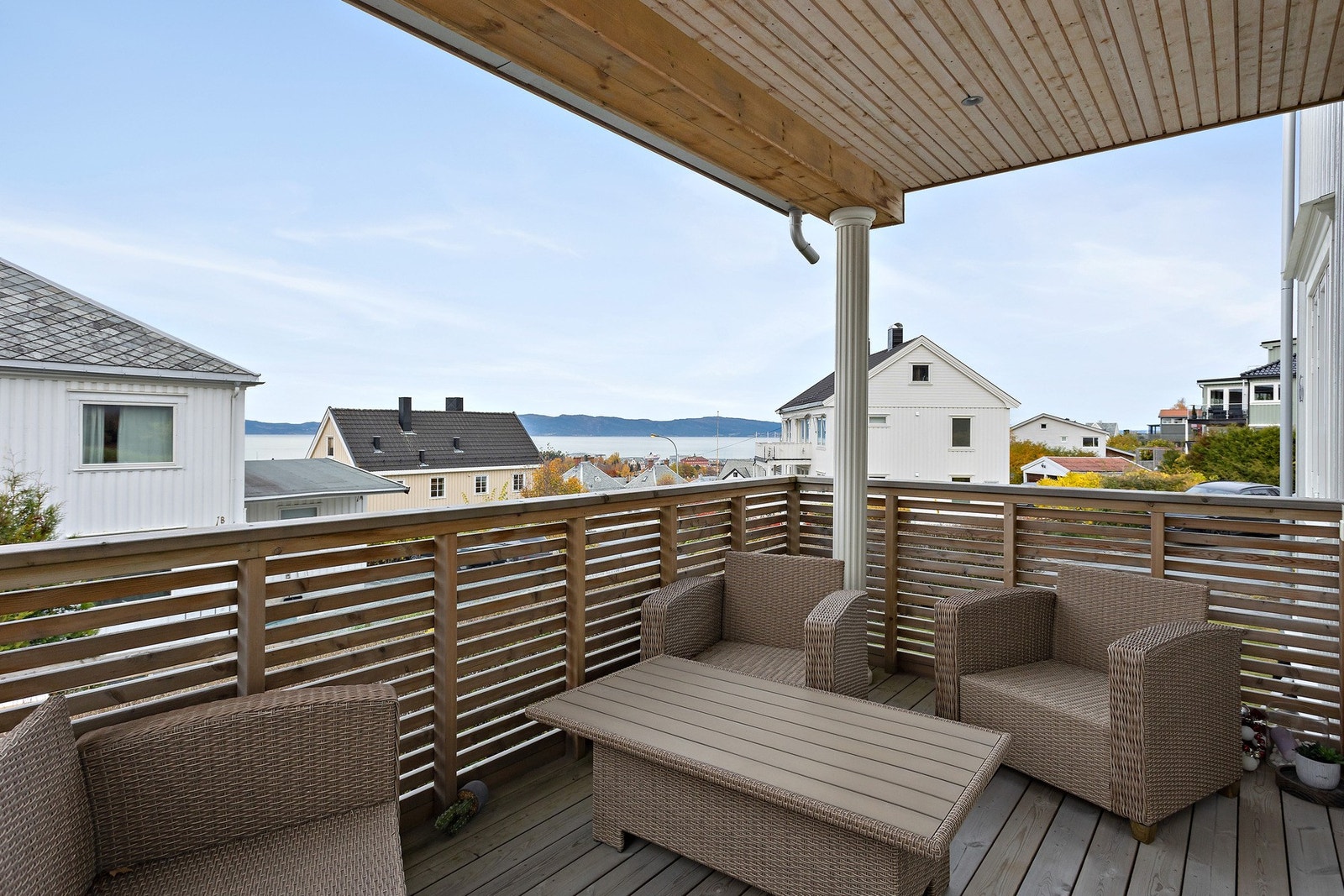 Her har du havutsikt og kveldssol. Galleribilde