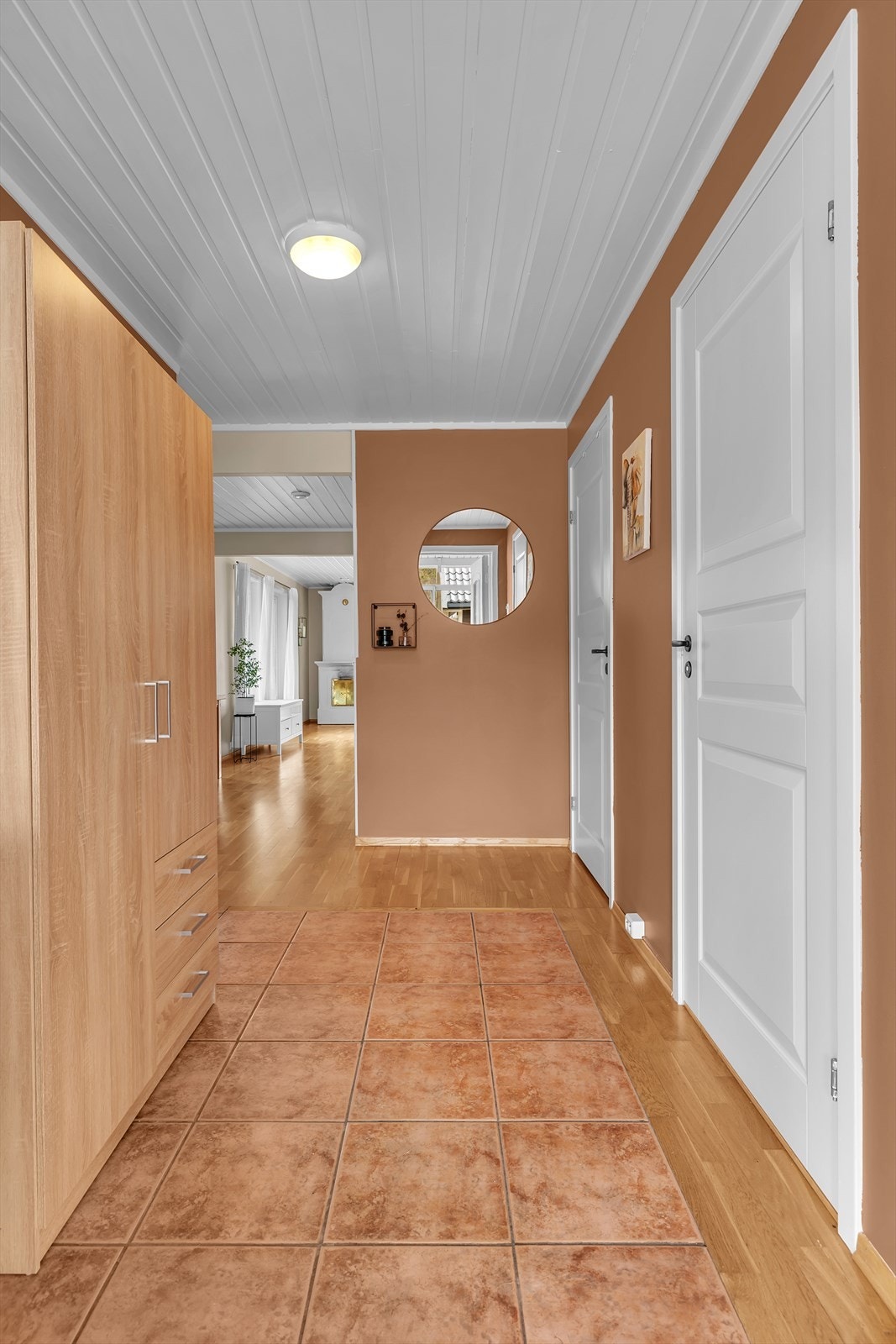 Entré med god plass til garderobe Galleribilde