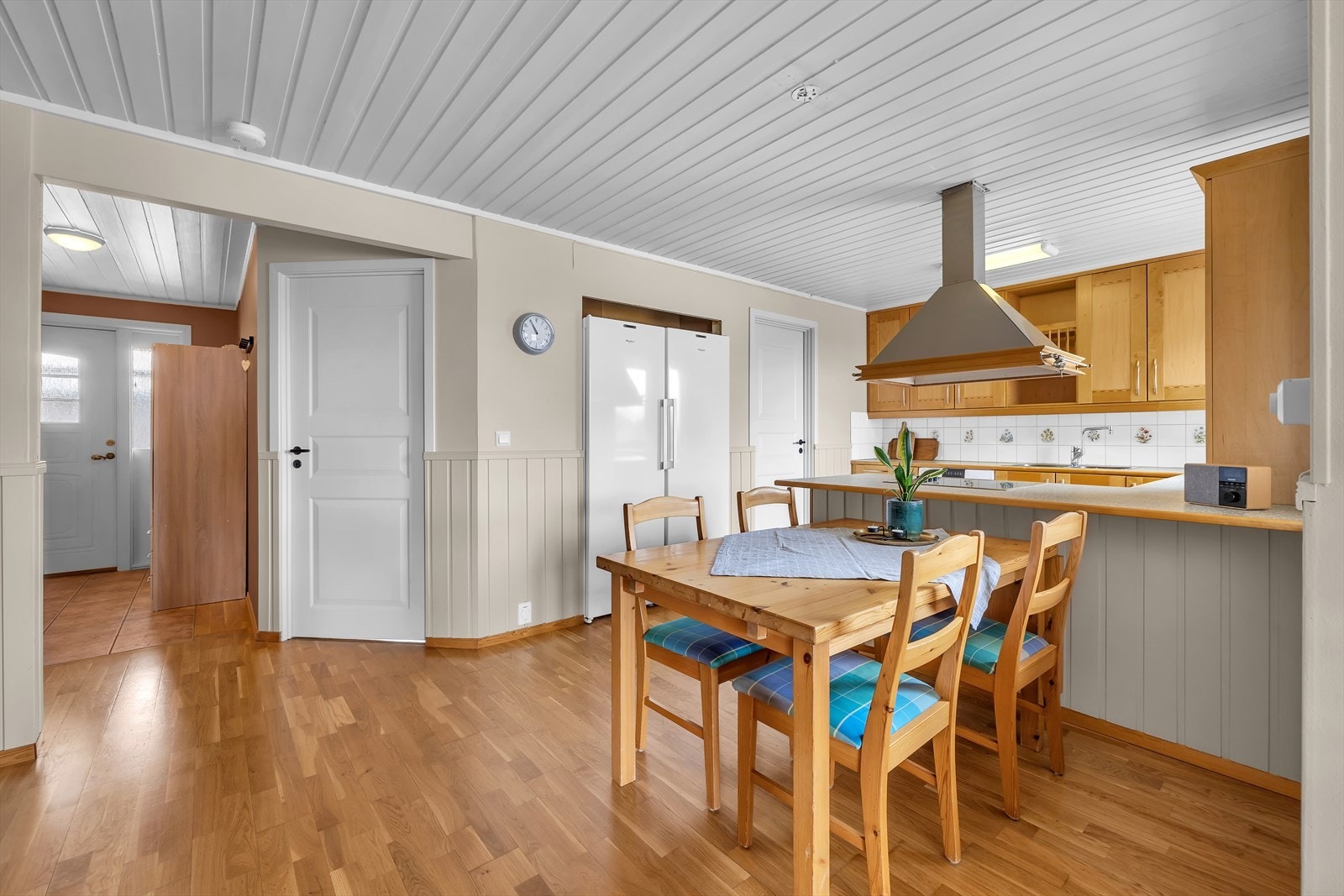 Plass til dobbel kjøleskap som er praktisk i hverdagen! Galleribilde