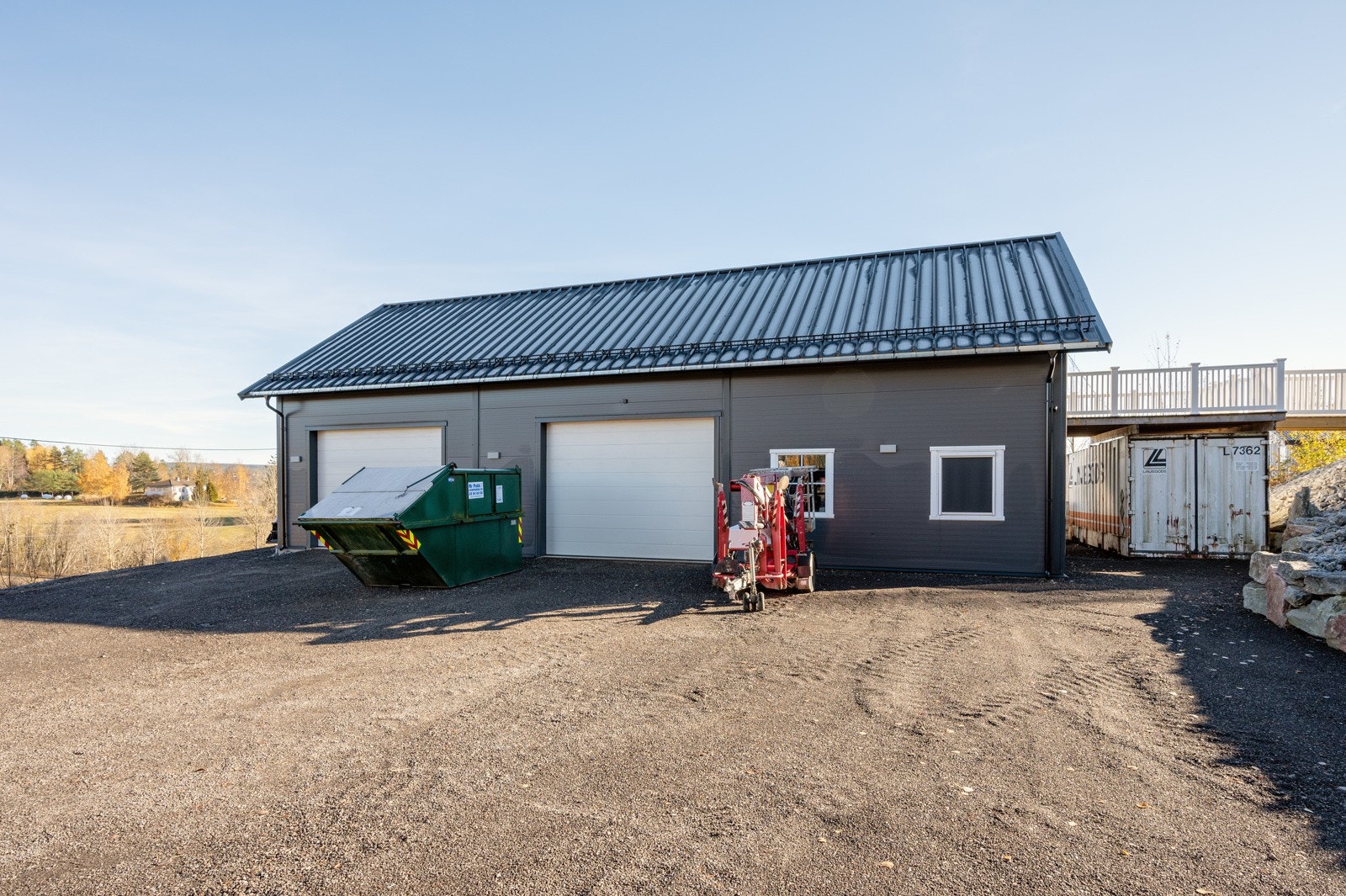 Verkstedbygg med masse muligheter. Lagerrom til venstre. Galleribilde