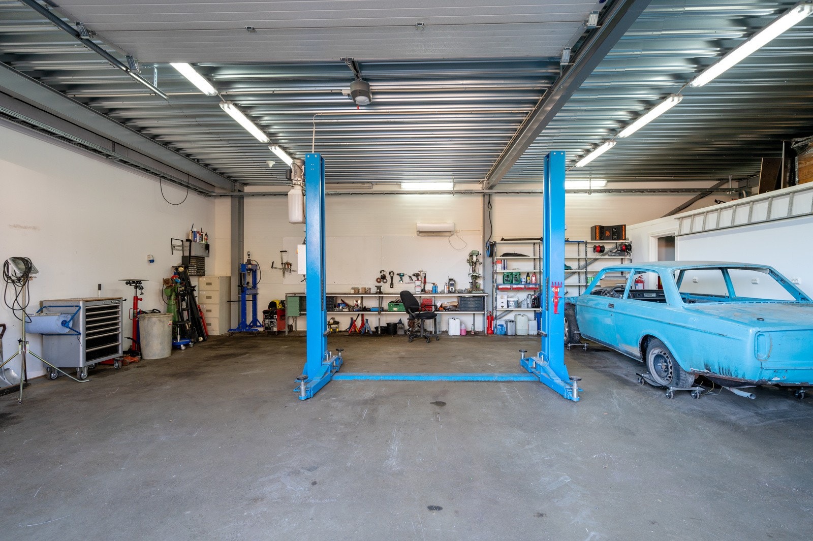 Godt med boltre og lagerplass i verkstedet. Galleribilde
