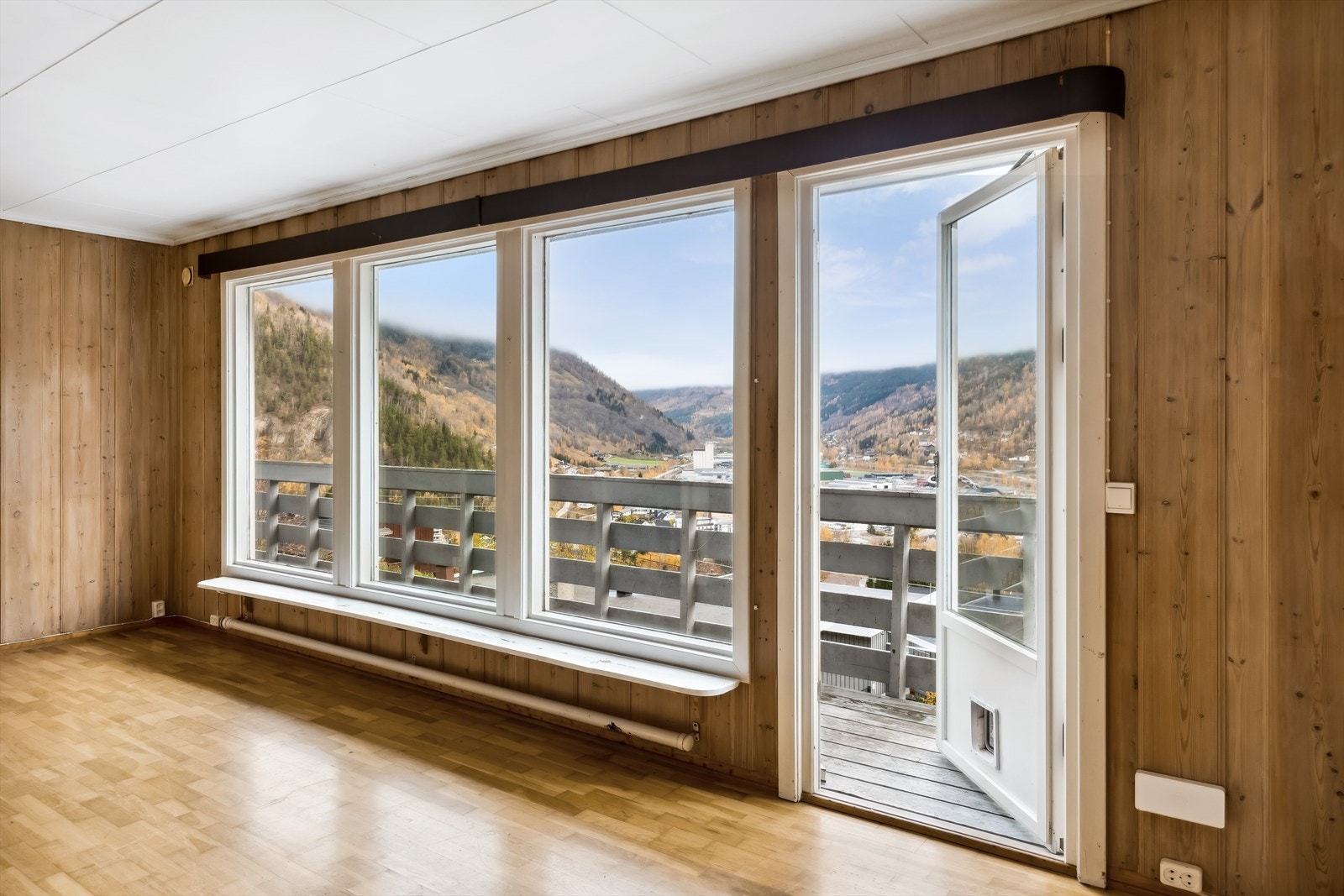 Fra stuen har man direkte adkomst til en veranda. Galleribilde