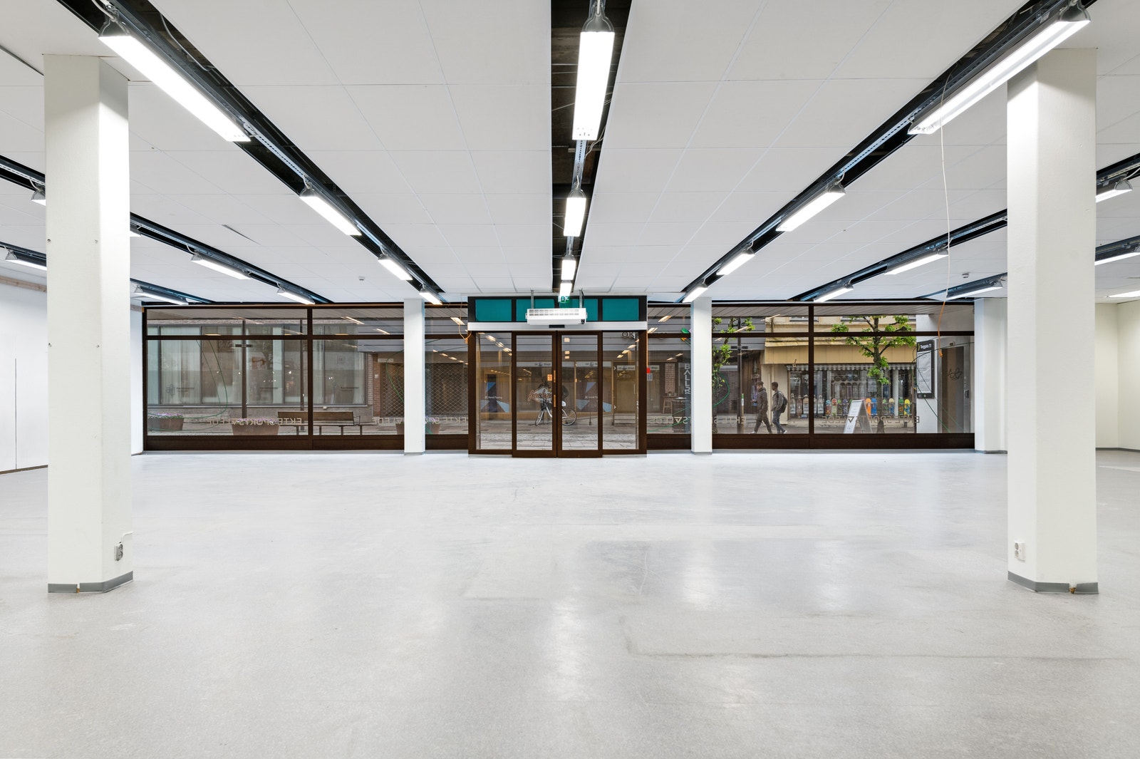 Butikklokale med inngang fra Torggata Galleribilde