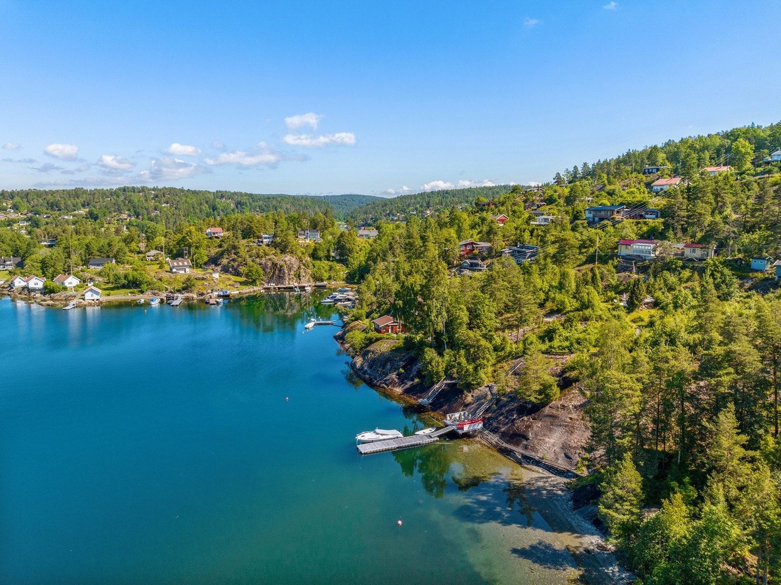 Bademuligheter på nedsiden av eiendommen Galleribilde