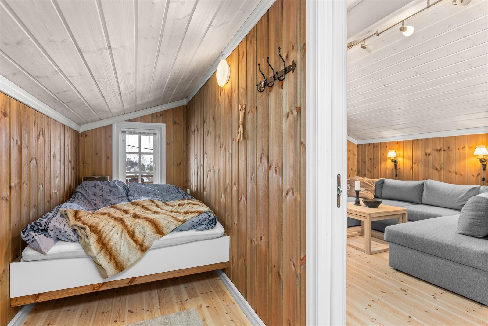 Sovealkove - ikke tegnet inn i originale byggetegninger, der er dette rommet en del av stuen. Galleribilde