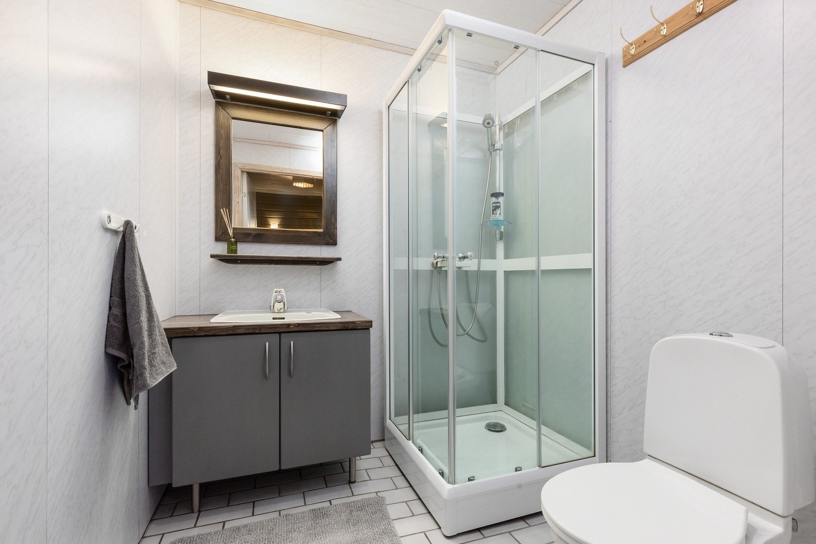 Badet er modernisert med bl.a nyere innredning Galleribilde