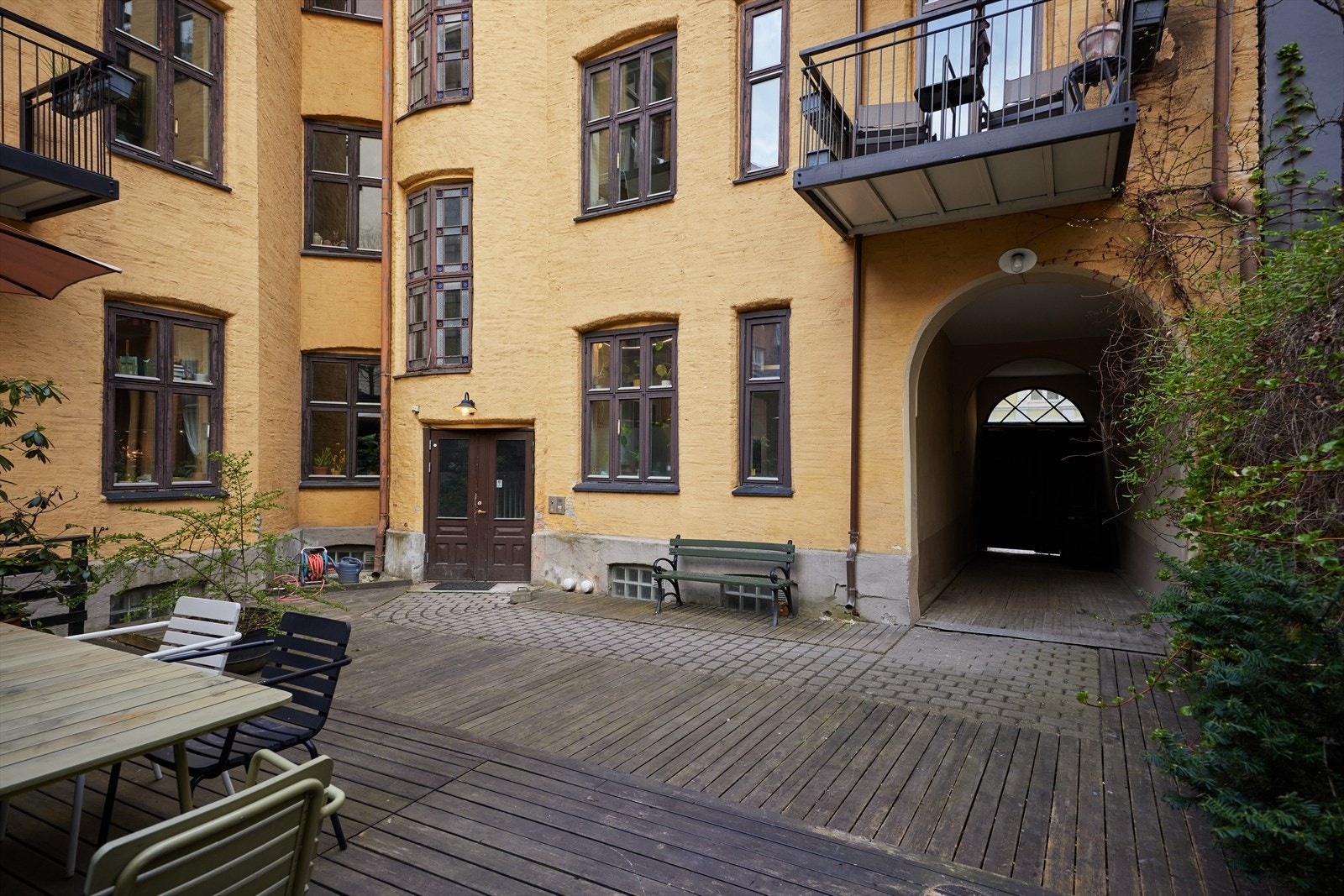 Inngangsparti. Galleribilde