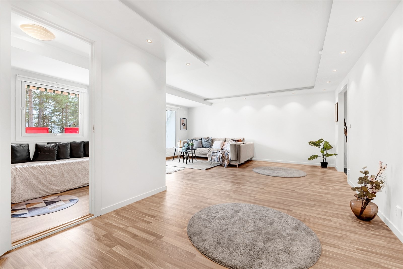 Veldig god plass i resten av stuen Galleribilde