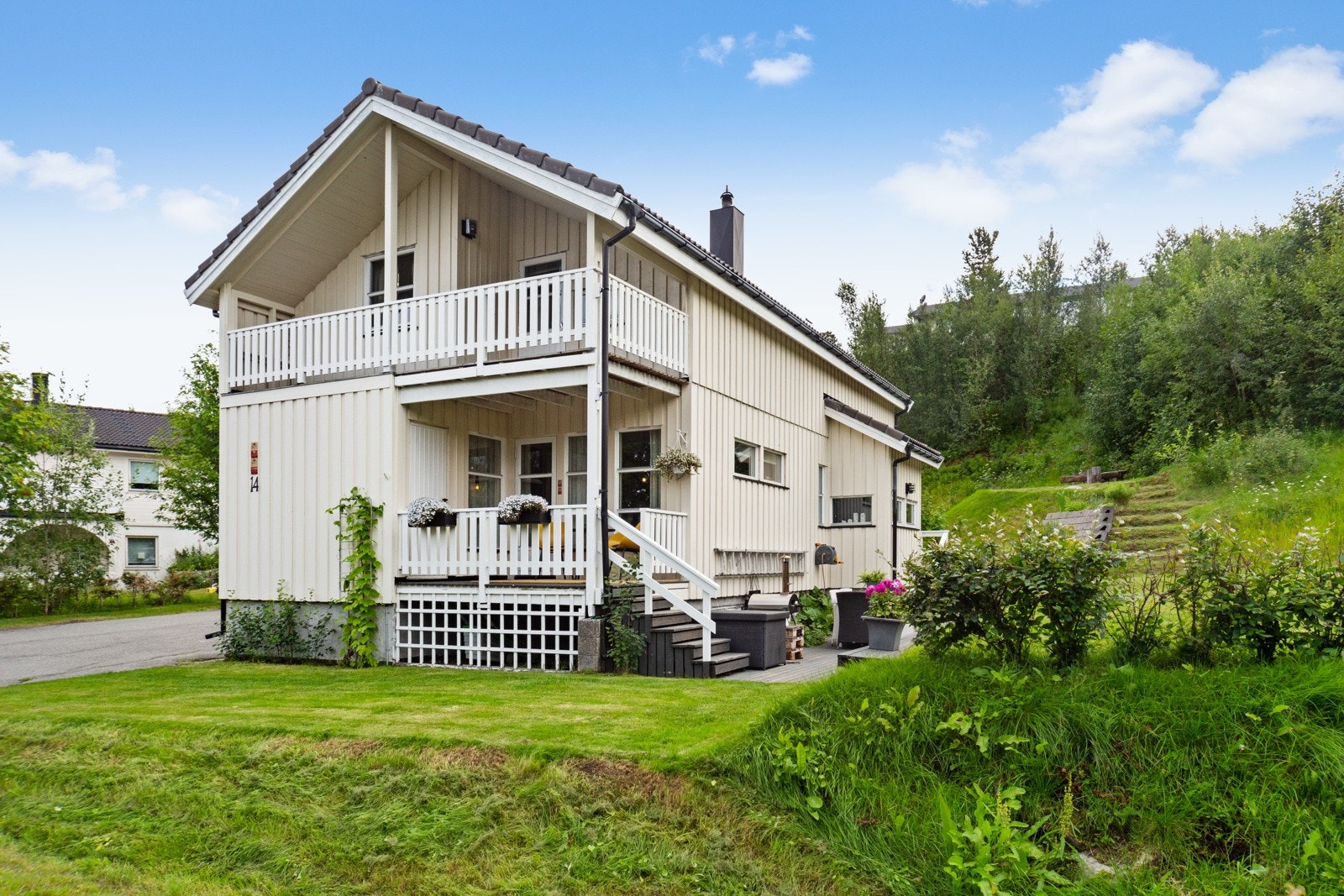 Partners Eiendomsmegling har den glede av å presentere Kjerringrokkveien 14! Galleribilde
