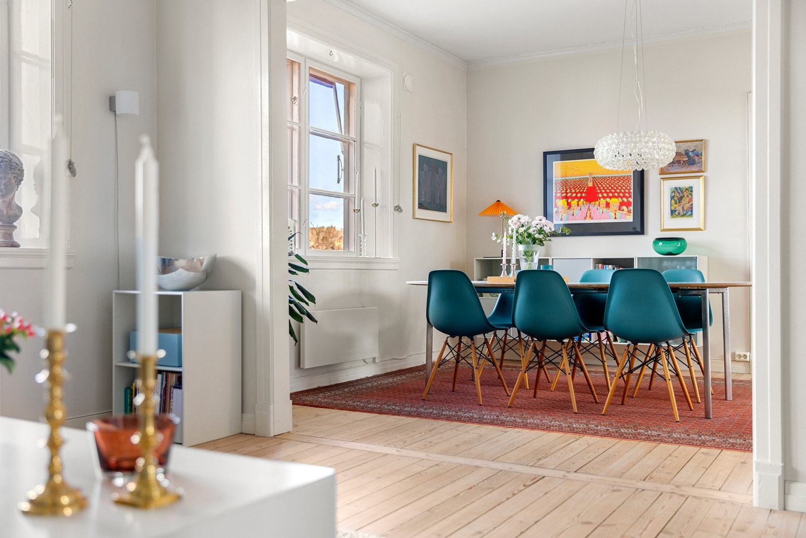 Detaljer | Fra dagligstuen til spisestuen. Galleribilde