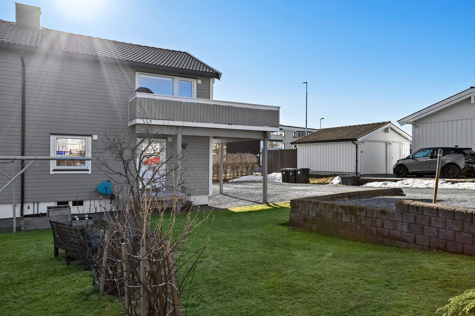 Borettslaget har de siste årene gjennomført mye oppussing. Bl.a ny kledning og etterisolering, nye vinduer og taktekking Galleribilde