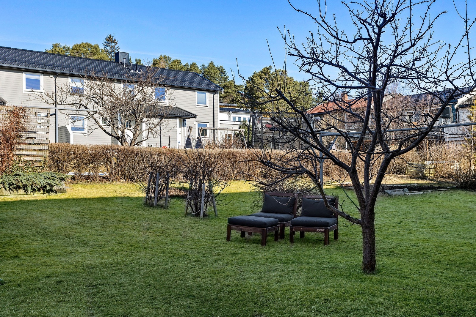Flott hageparsell med gode solforhold Galleribilde