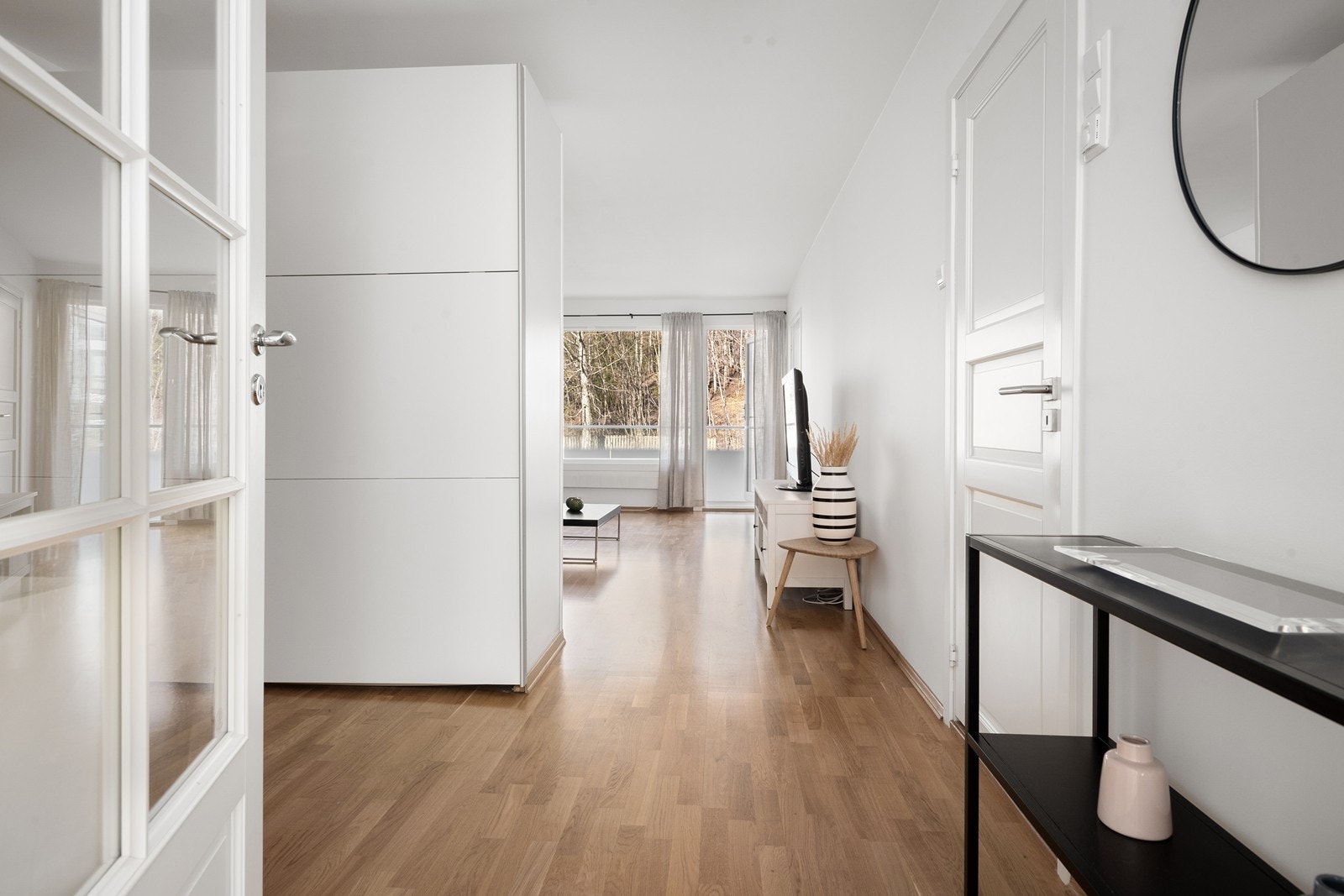 Leiligheten er godt vedlikeholdt. Lyse nymalte overflater og 3-stavs parkettgulv. Galleribilde