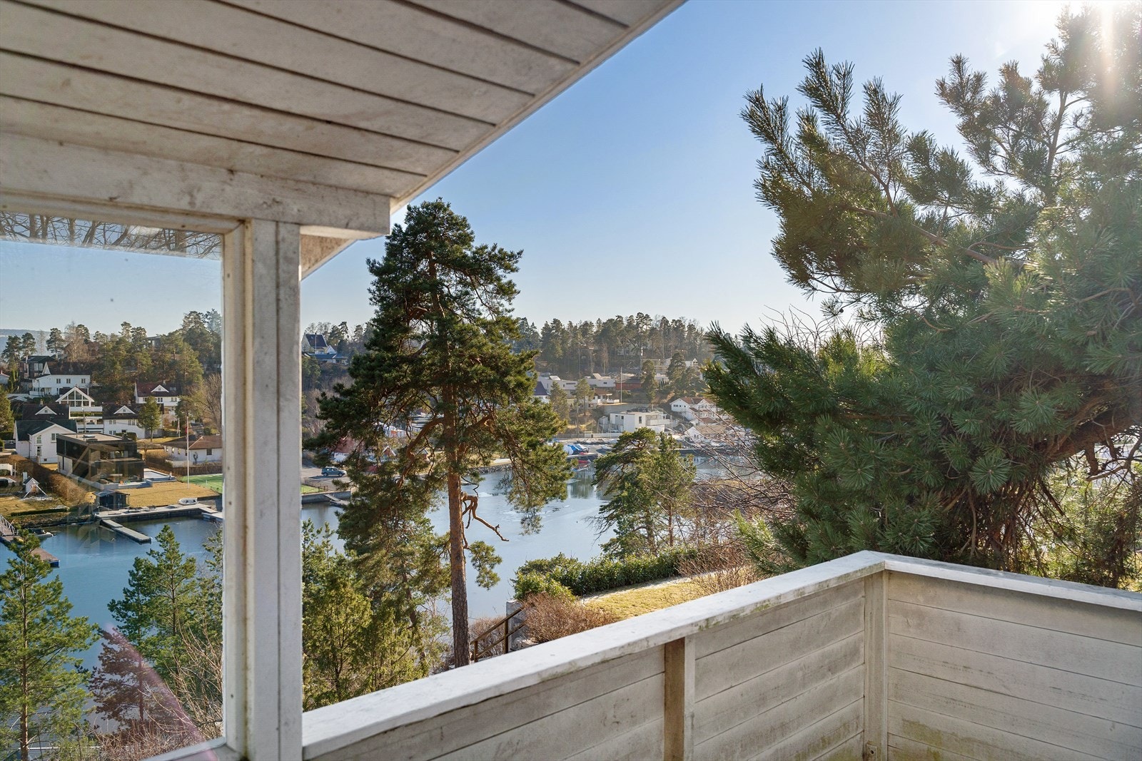 Flotte, solrike uteplasser med nydelig utsikt. Galleribilde