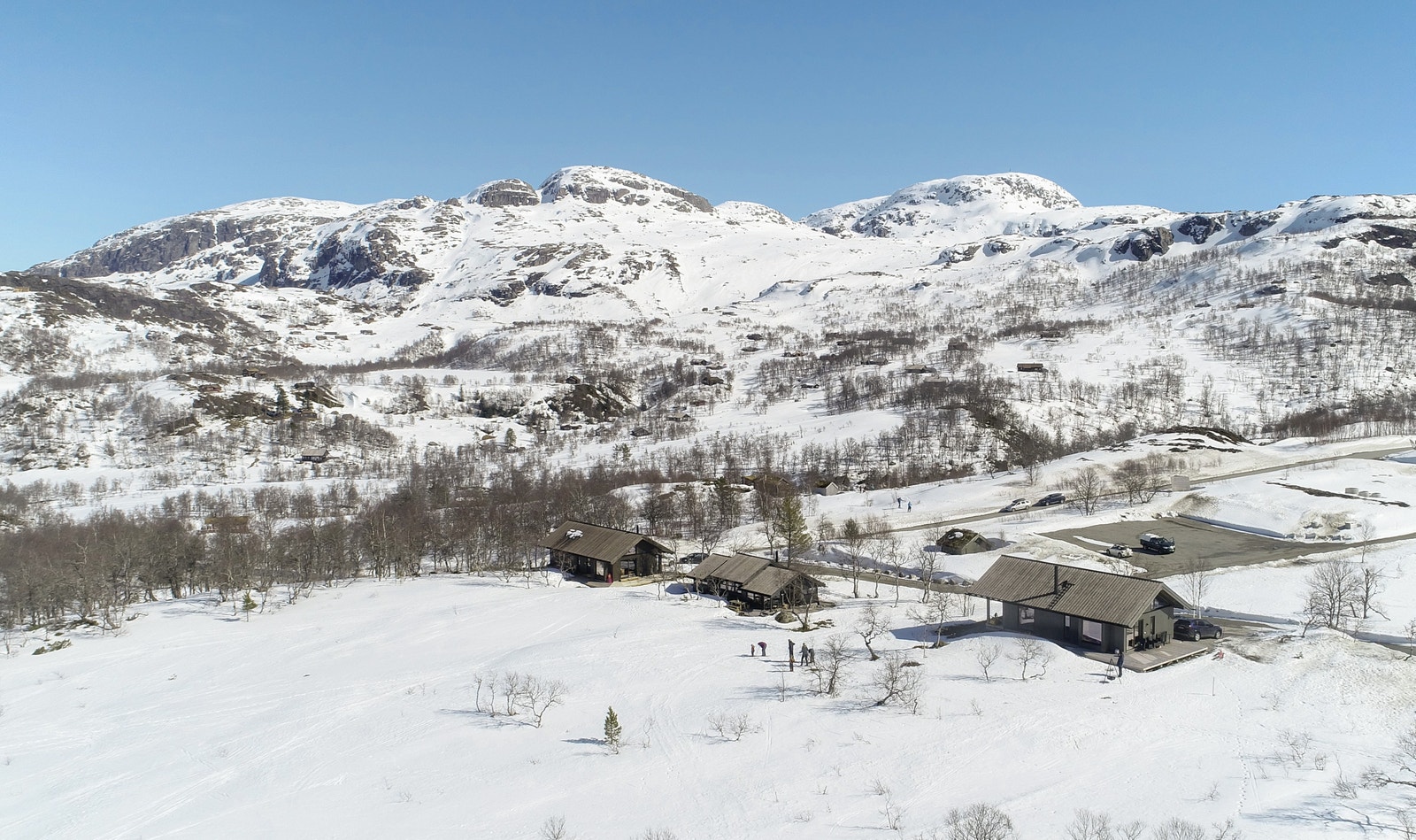 Tomtene ligger midt i et vakkert natureldrorado.
Se vedlegg med oversikt over ledige tomter under "Nyttige lenker" Galleribilde