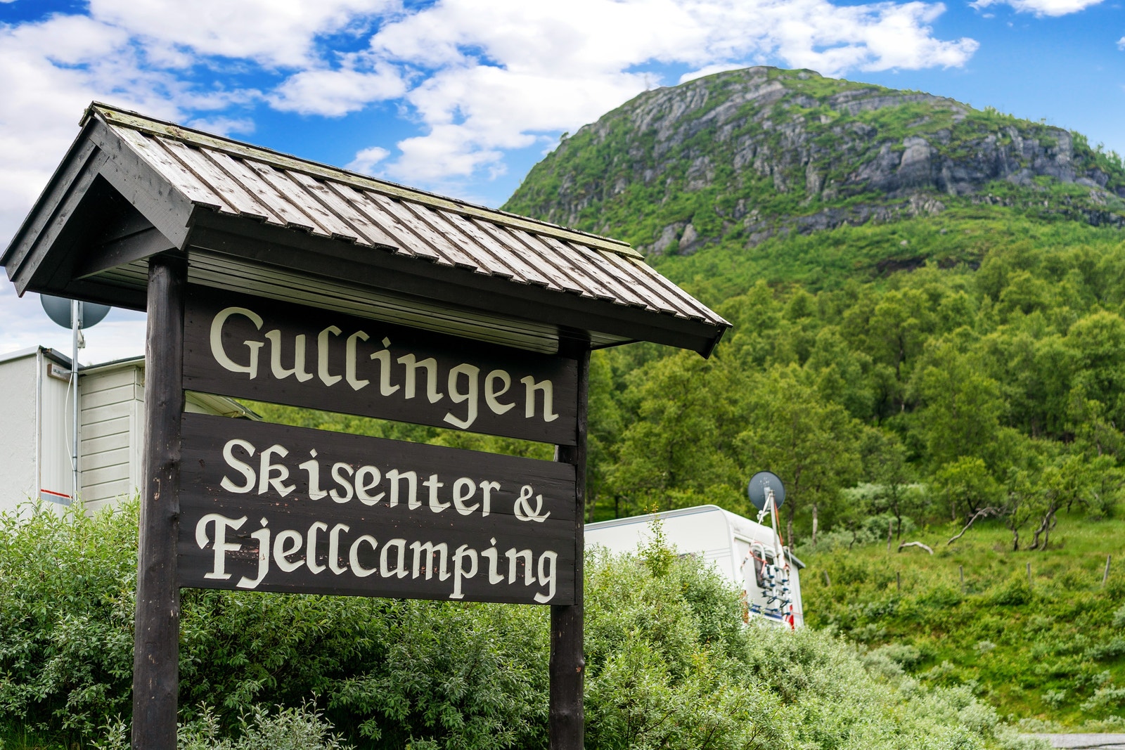 Slalombakke og milevis med preparerte skiløyper like ved hyttetomtene Galleribilde