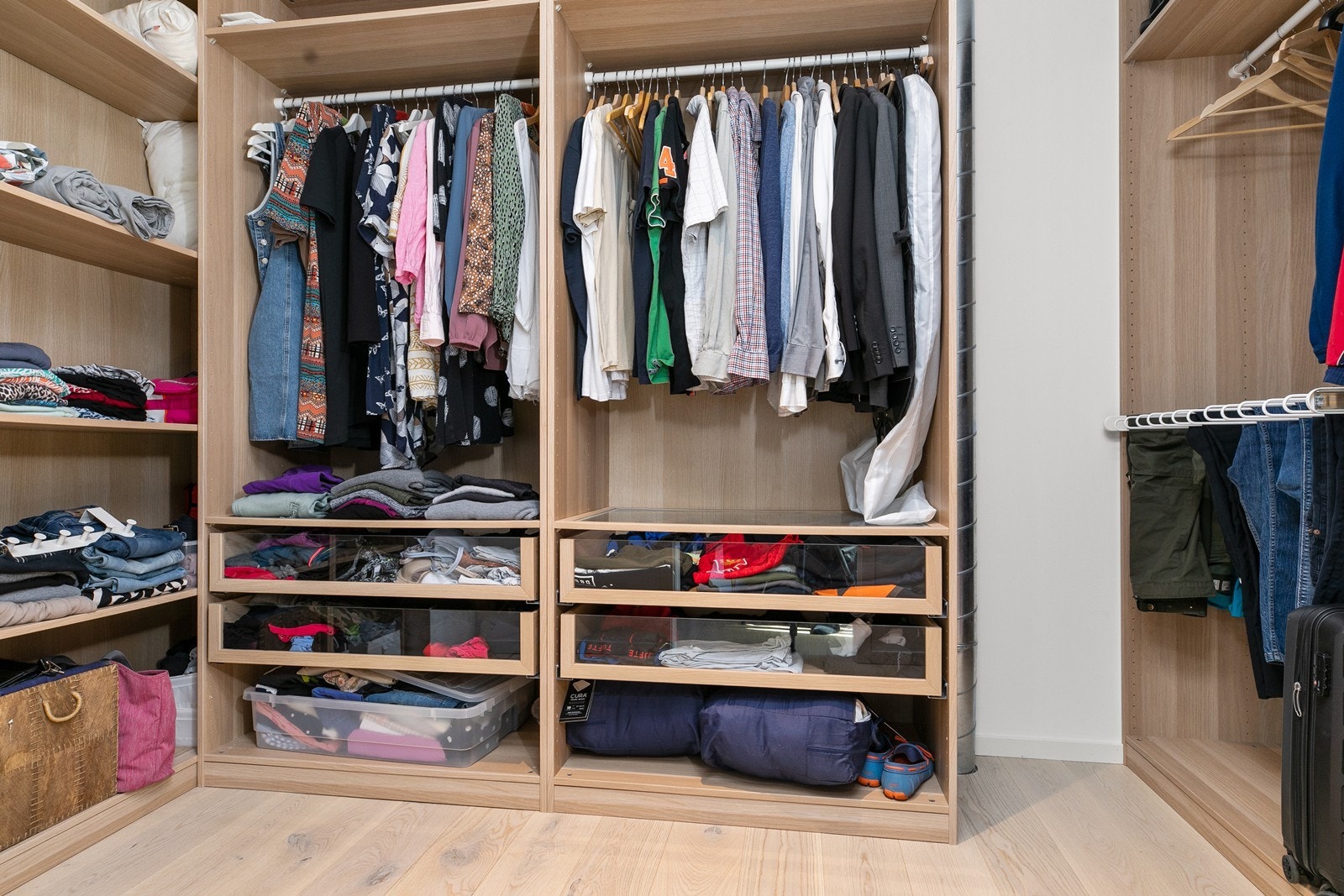 Walk-in closet Galleribilde