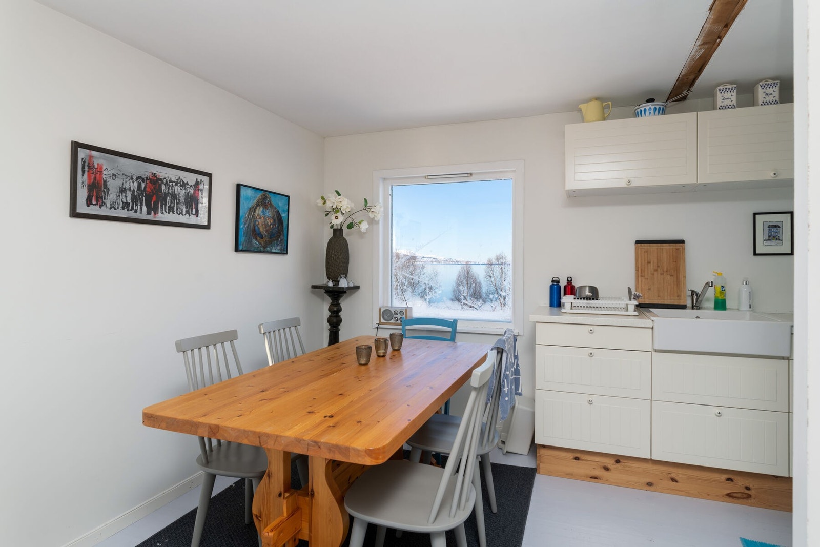 Kjøkken - Plass for spisebord Galleribilde