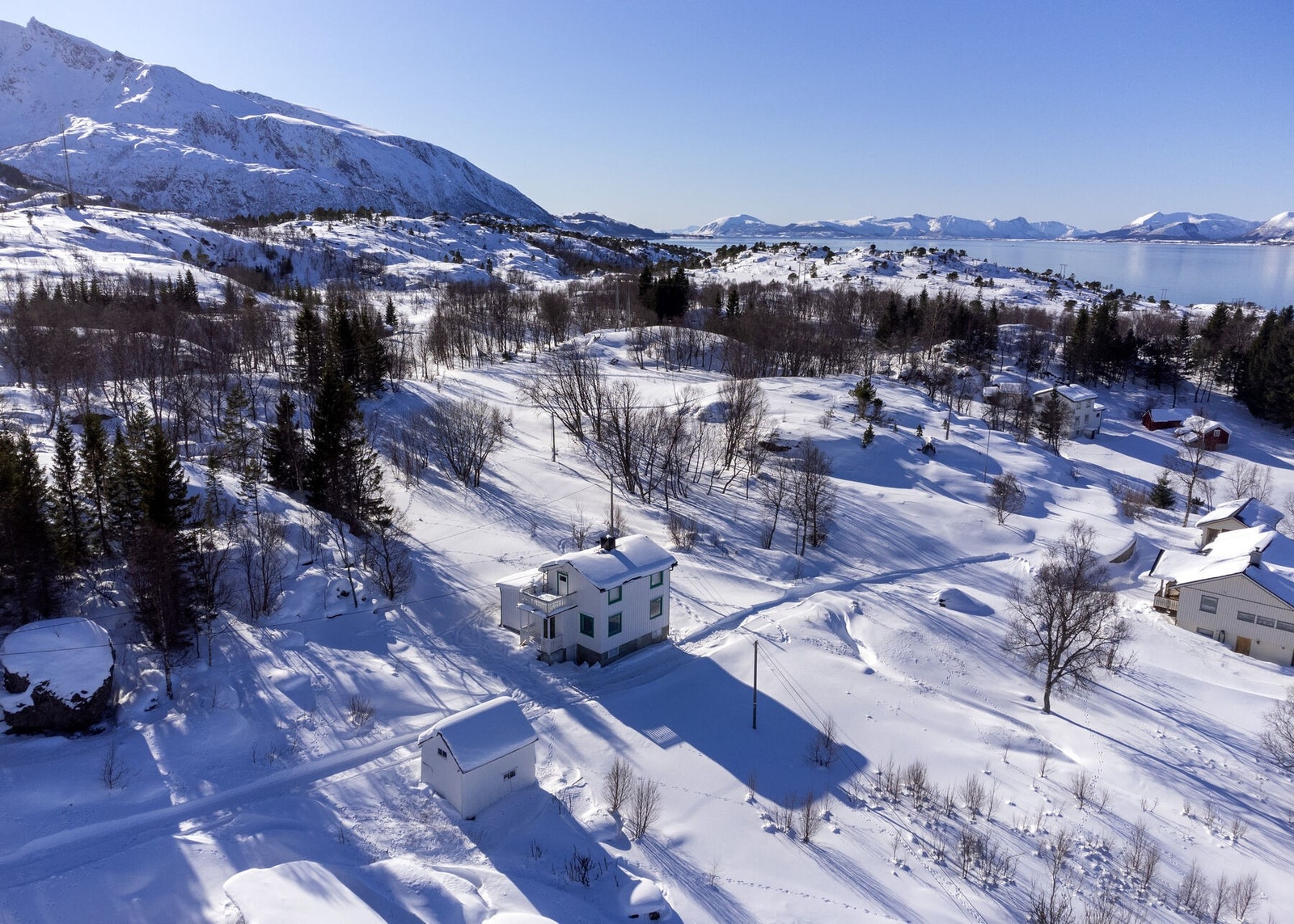 Eiendommen sett fra lufta Galleribilde