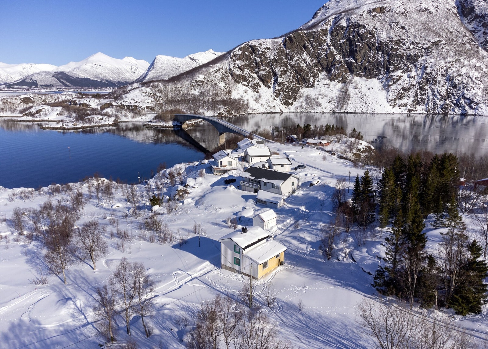 Eiendommen sett fra lufta Galleribilde