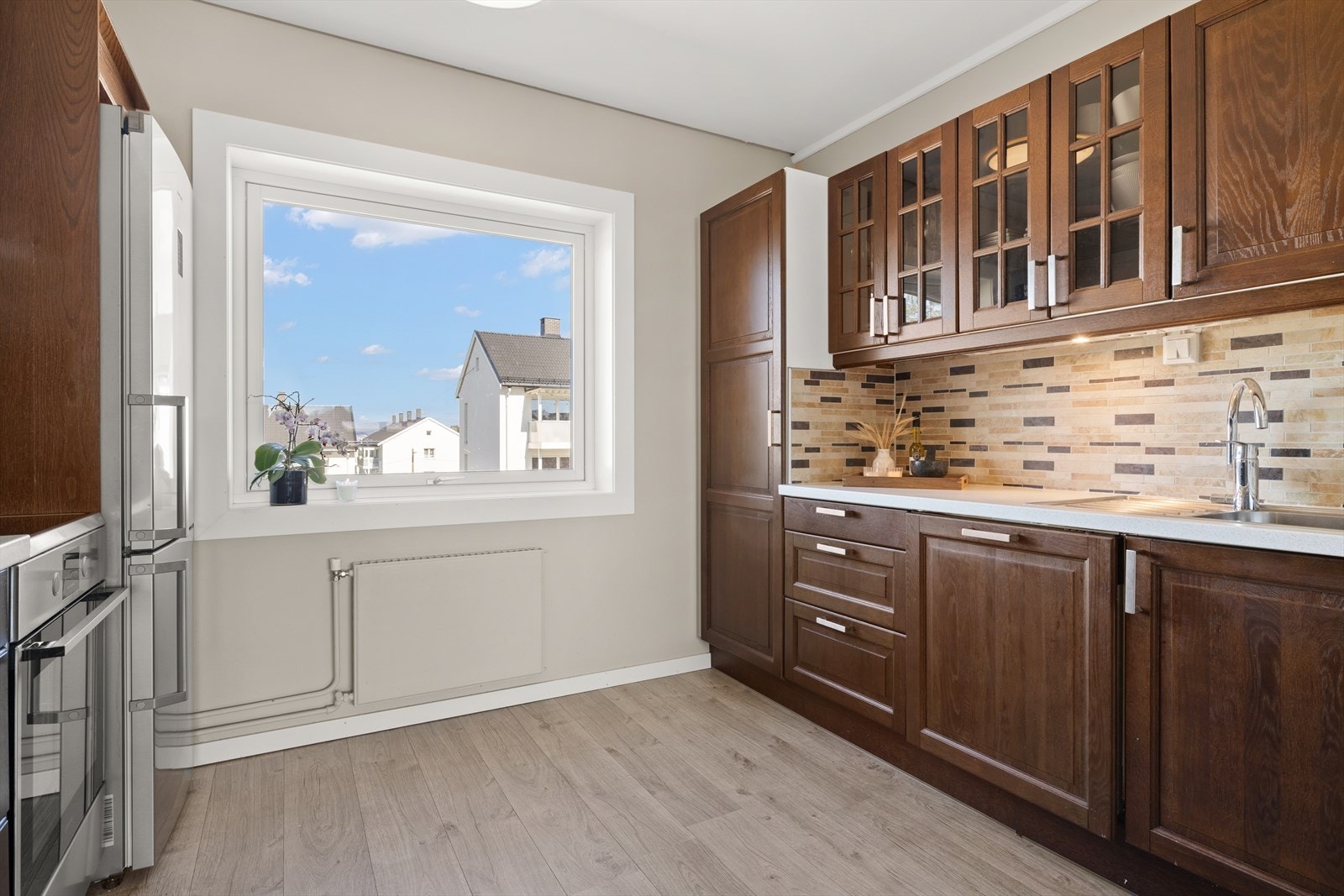 Boligen holder en jevn temperatur med varmtvann og fyring inkludert Galleribilde