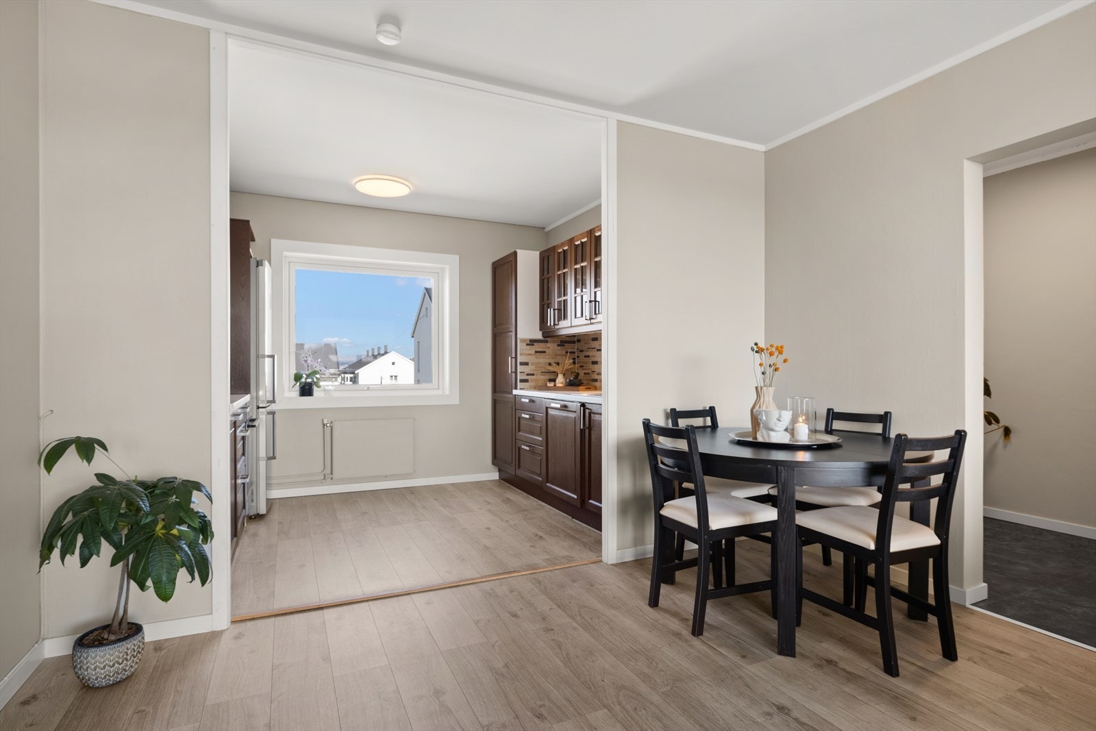 God plass til spisebord Galleribilde