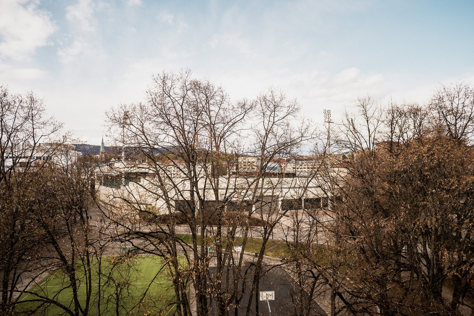Åpent og luftig utsyn mot Bislett Stadion. Frodige kulisser i sommerhalvåret. Bo usjenert uten innsyn i 8. etasje. Galleribilde