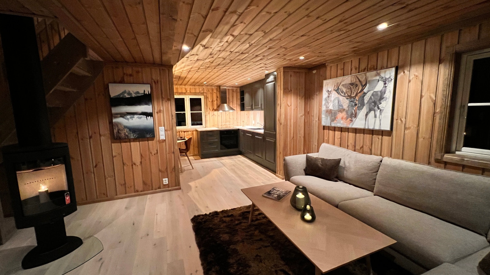 Stue Kjøkken. Møbler og interiør fra Bohus er med i tilbudet. Galleribilde
