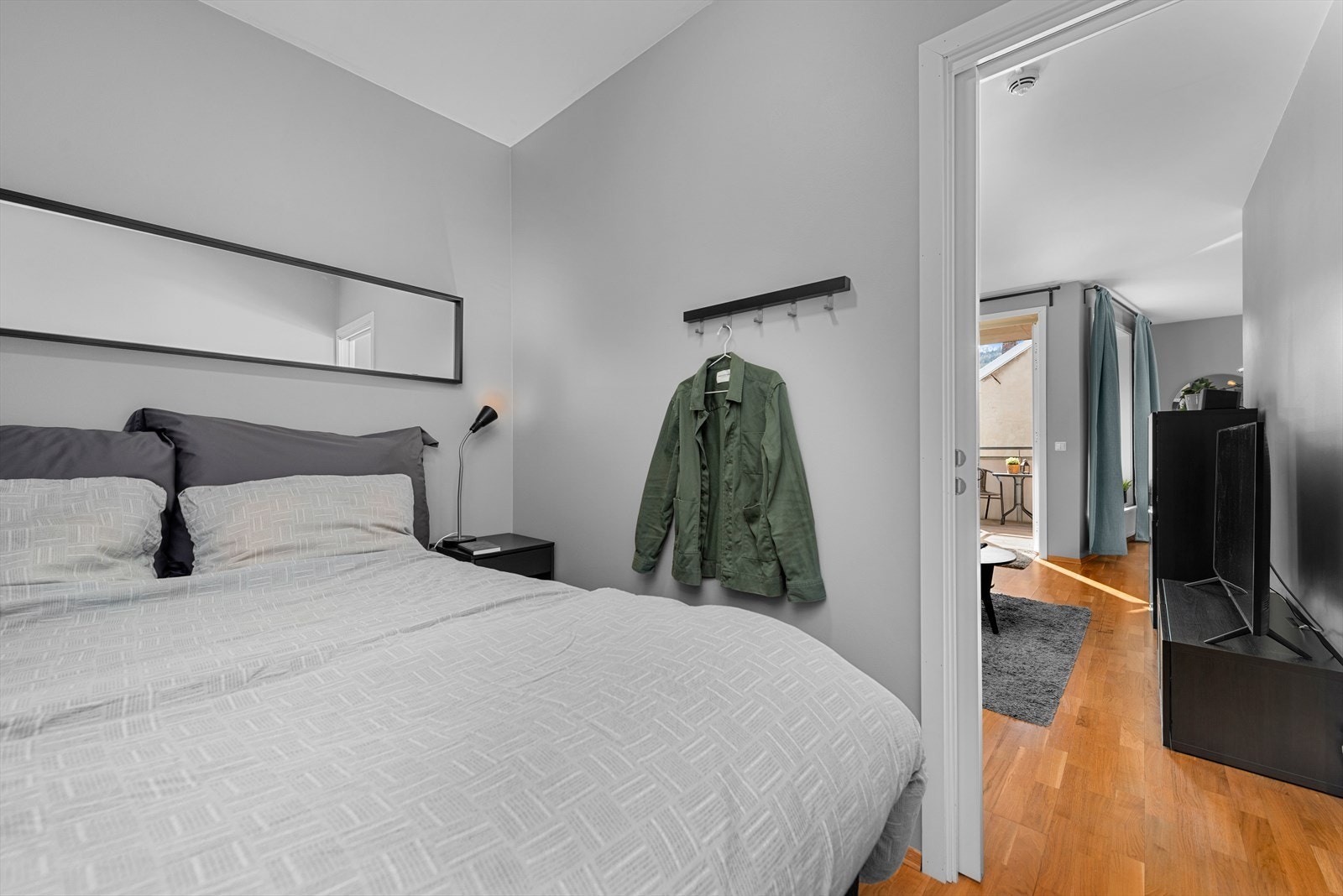 Soverommet ligger i tilknytning til stuen og rommer totalt 5,9 m² Galleribilde