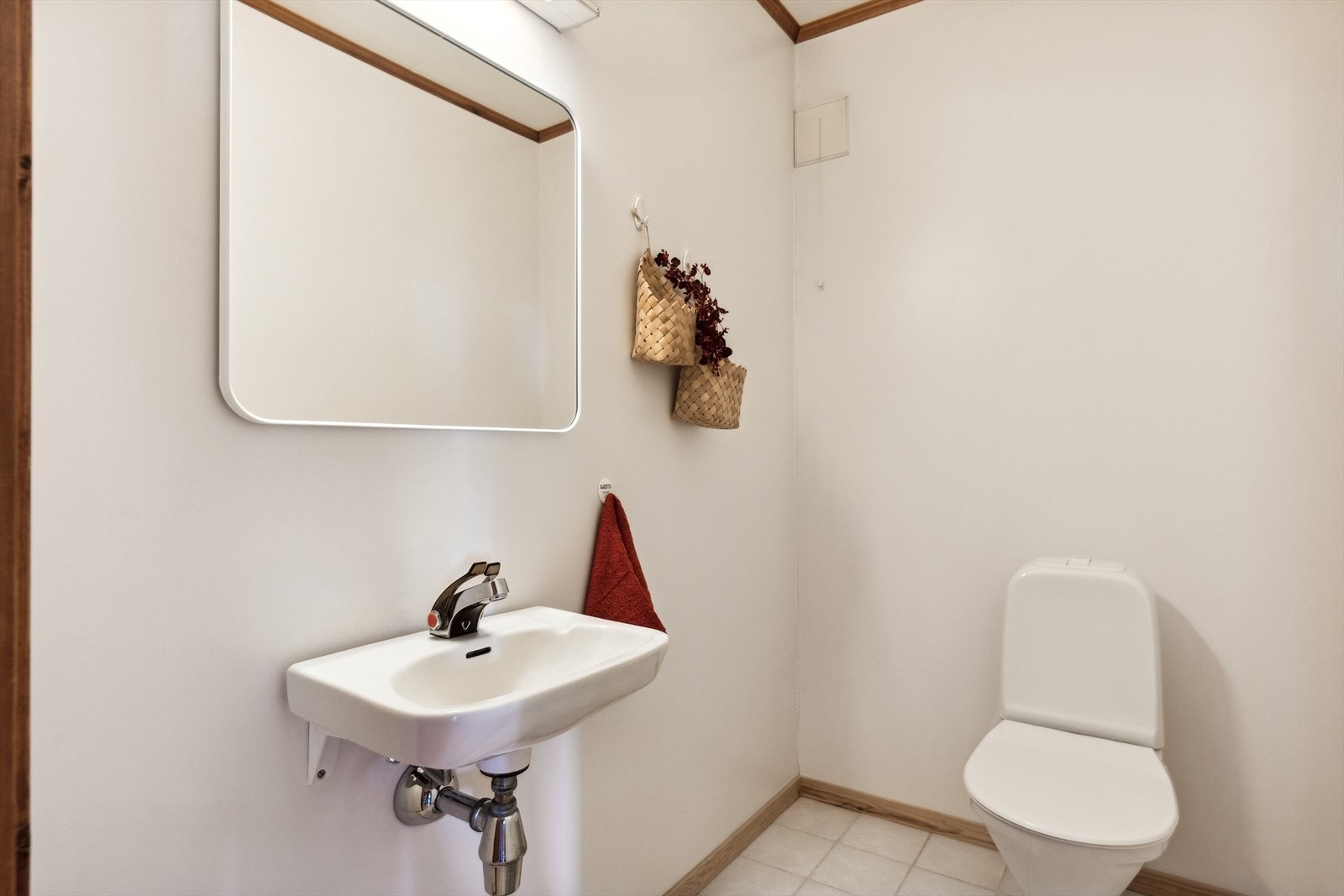 Boligen har også toalettrom i sokkeletasjen. Galleribilde