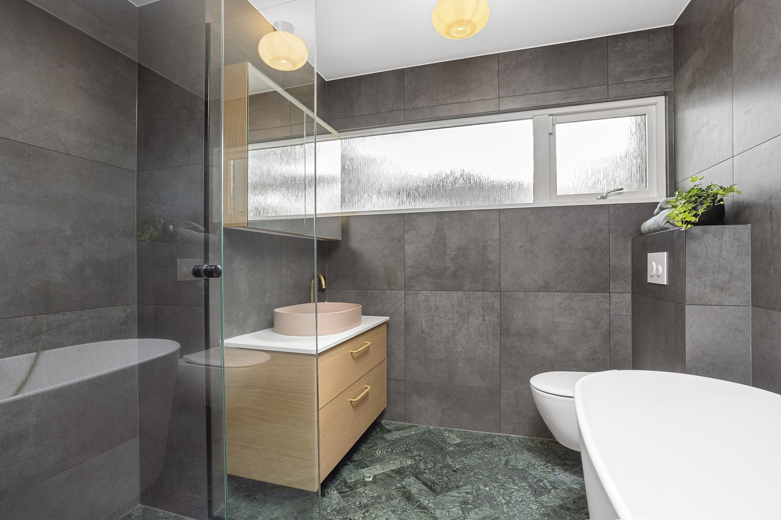 Flislagt bad fra 2019 Galleribilde