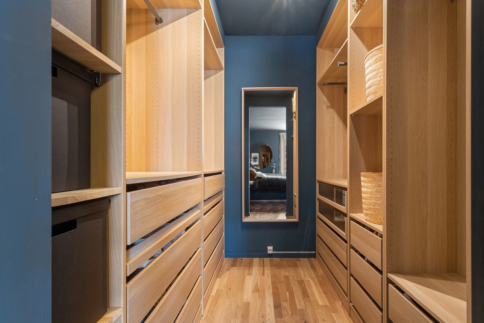 Tilgang til omkledningsrom fra soverom 1 Galleribilde