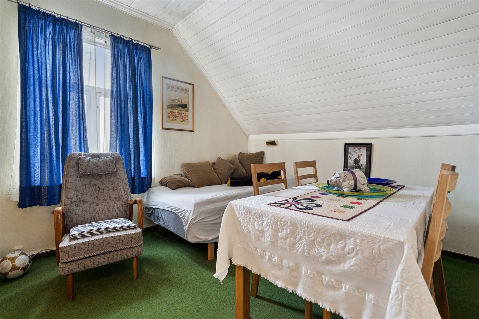 Rom i loftsetasjen. Galleribilde