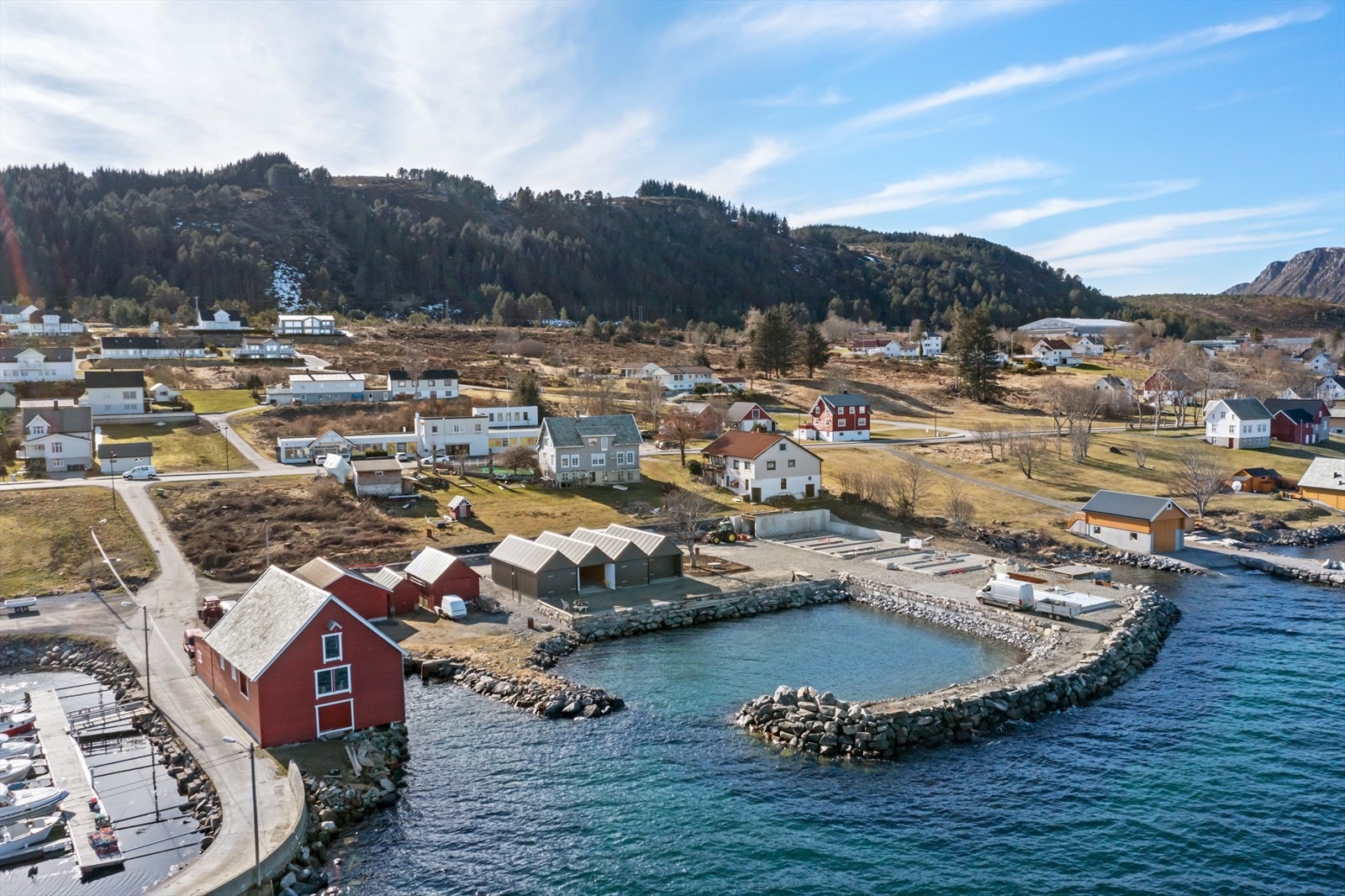 Fint opparbeidet område med kort veg til dagligvarebutikk Galleribilde