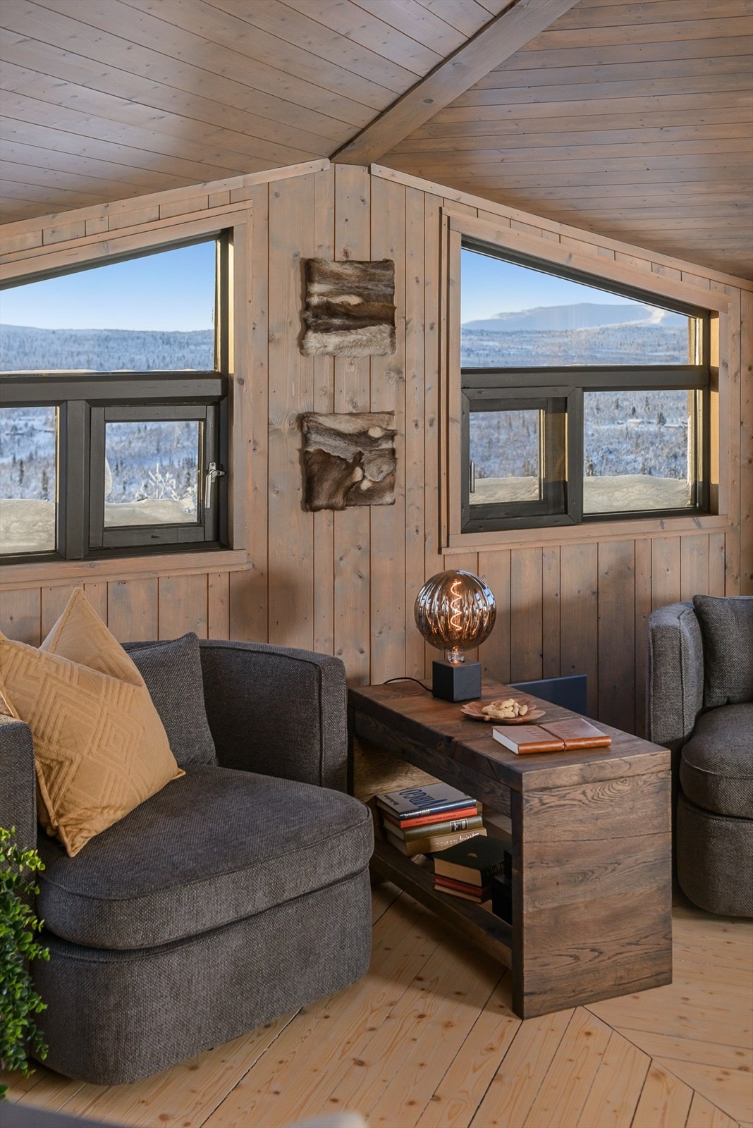 Her kan du trekke deg tilbake med en god bok, samt nyte vakker natur og landskap. Galleribilde