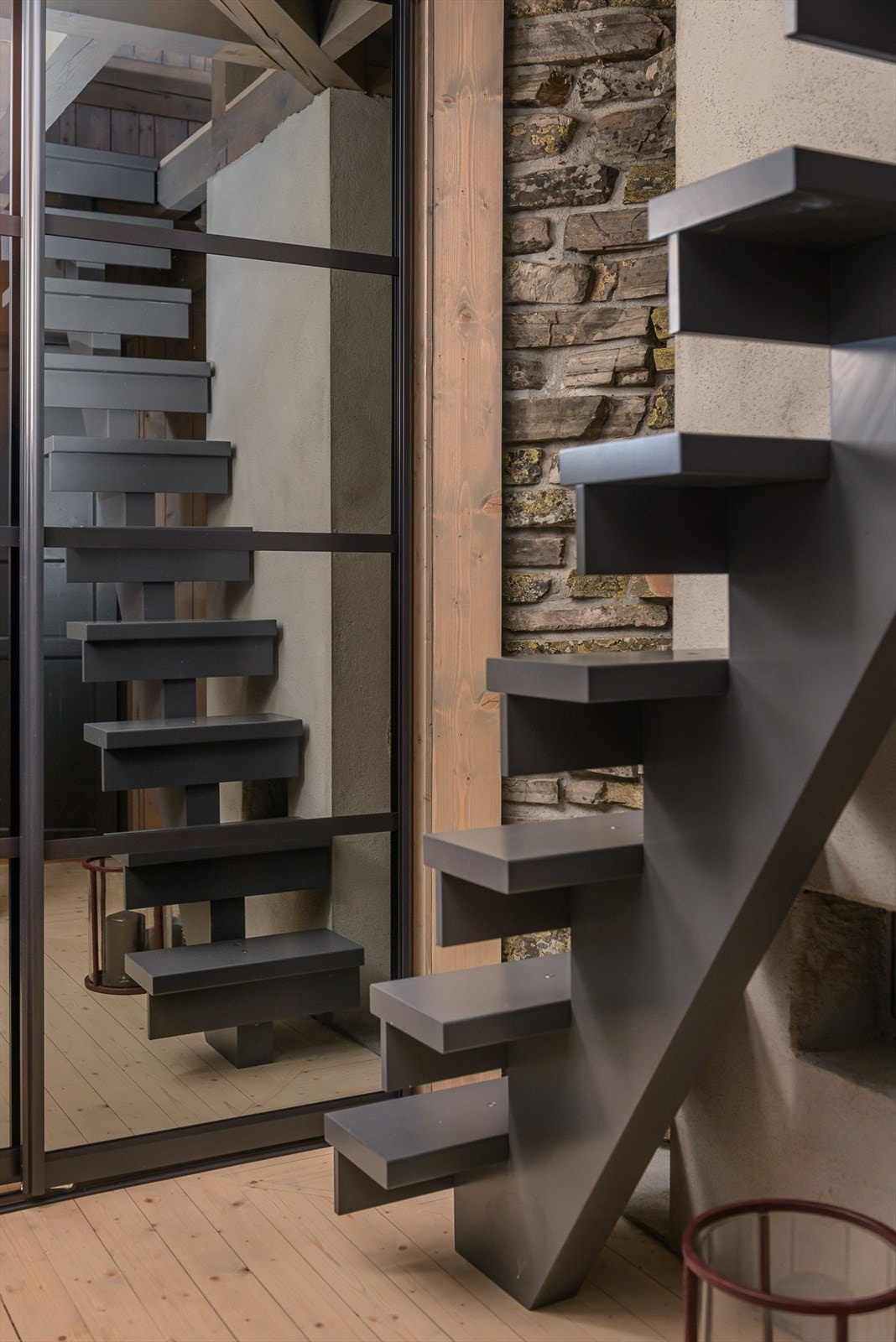 Lekkert trapp opp til "fugletårnet" Galleribilde